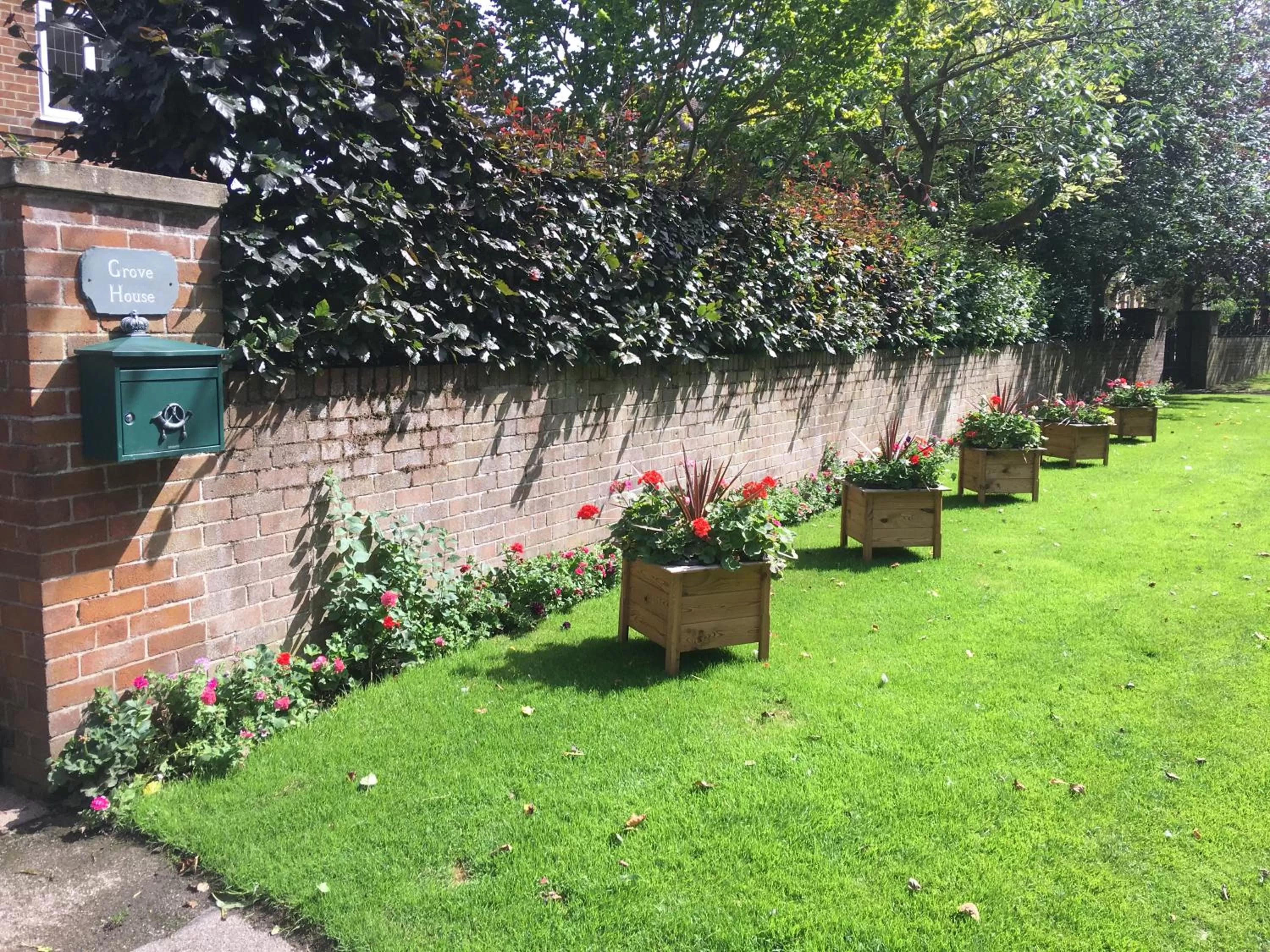 Facade/entrance, Garden in Grove House Bed & Breakfast