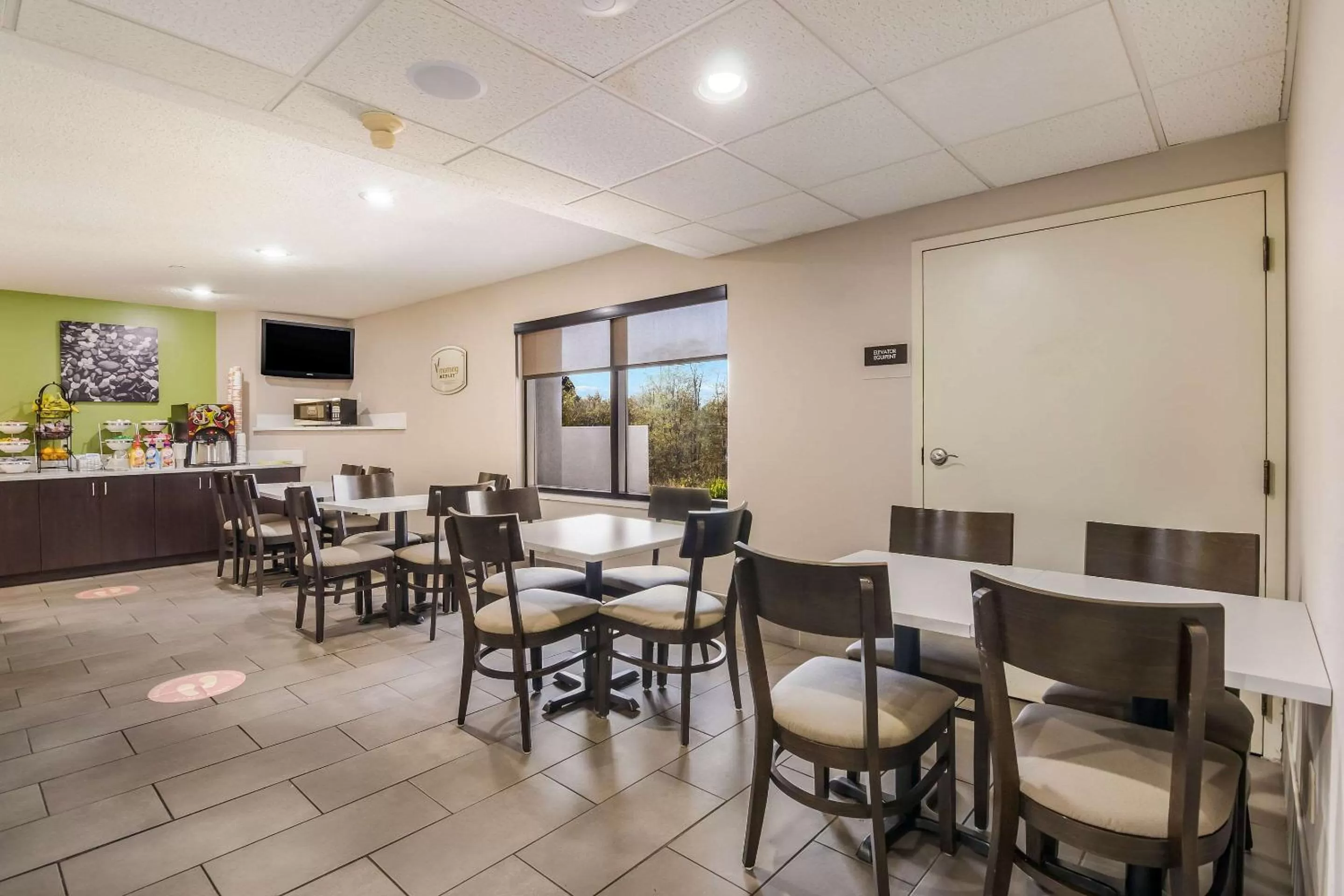 Restaurant/places to eat in Sleep Inn Wytheville I-77 and I-81