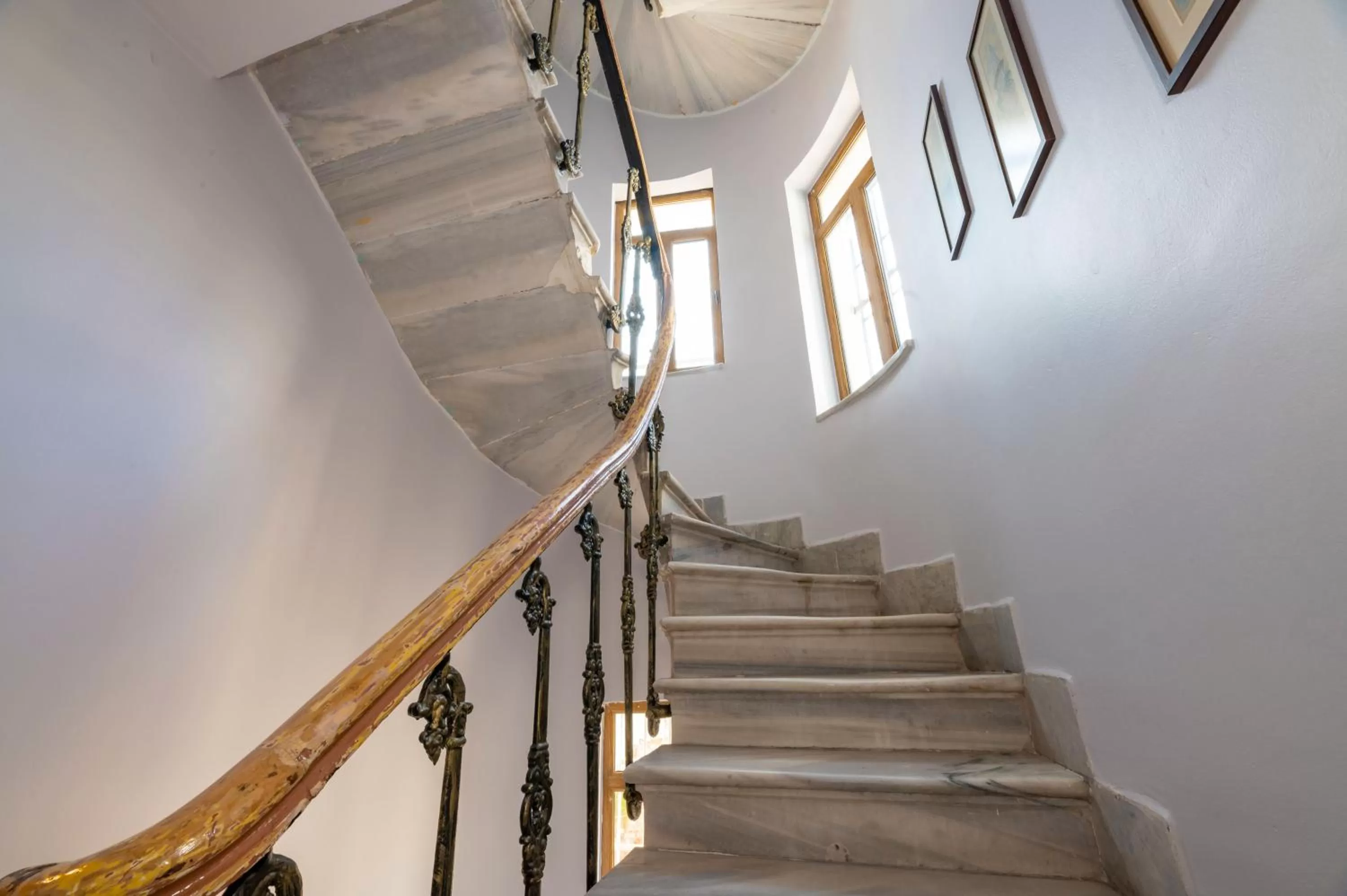 Property building in O'Pera Okanlı Suites