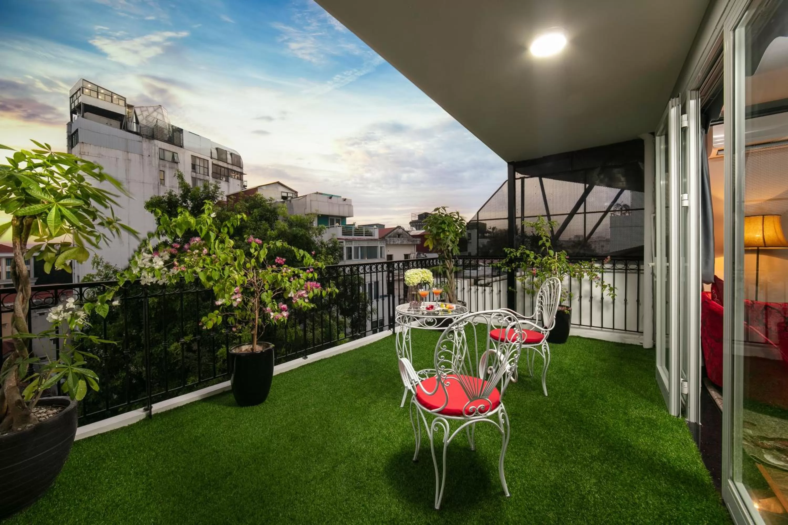 Balcony/Terrace in Shining Central Hotel & Spa