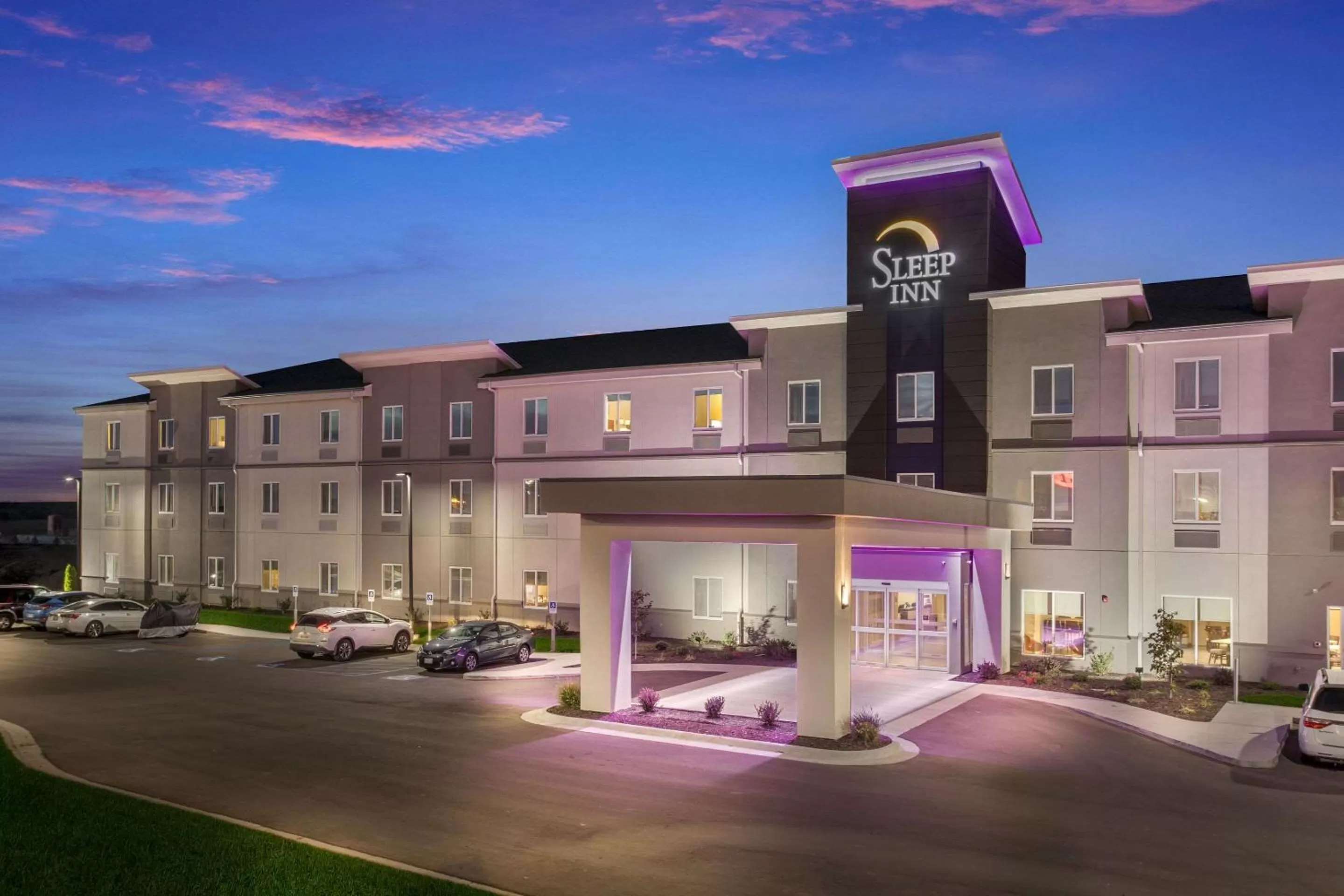 Property building in Sleep Inn & Suites Webb City