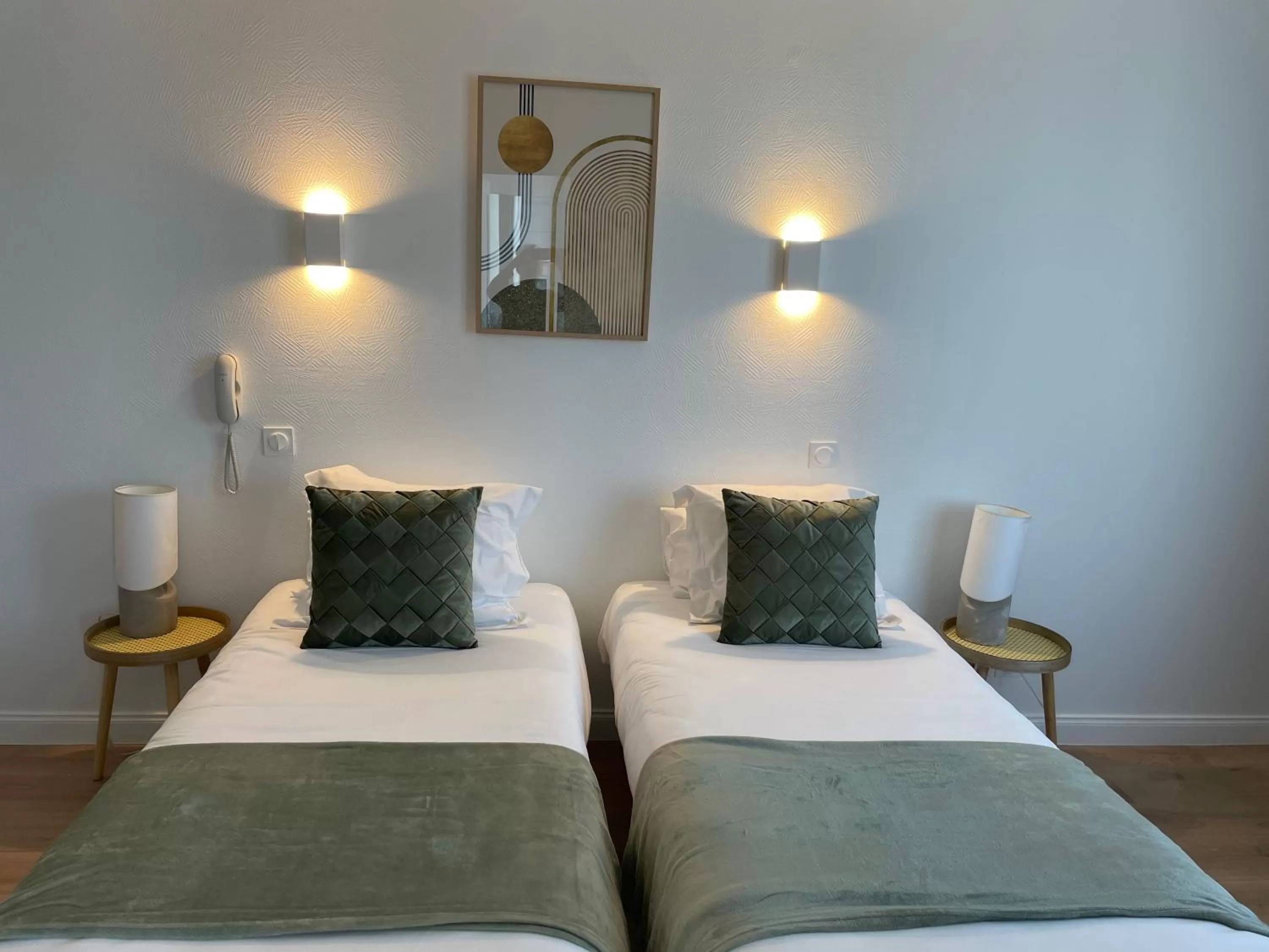 Bed in Hôtel Porte Mars Reims Gare Centre Arena