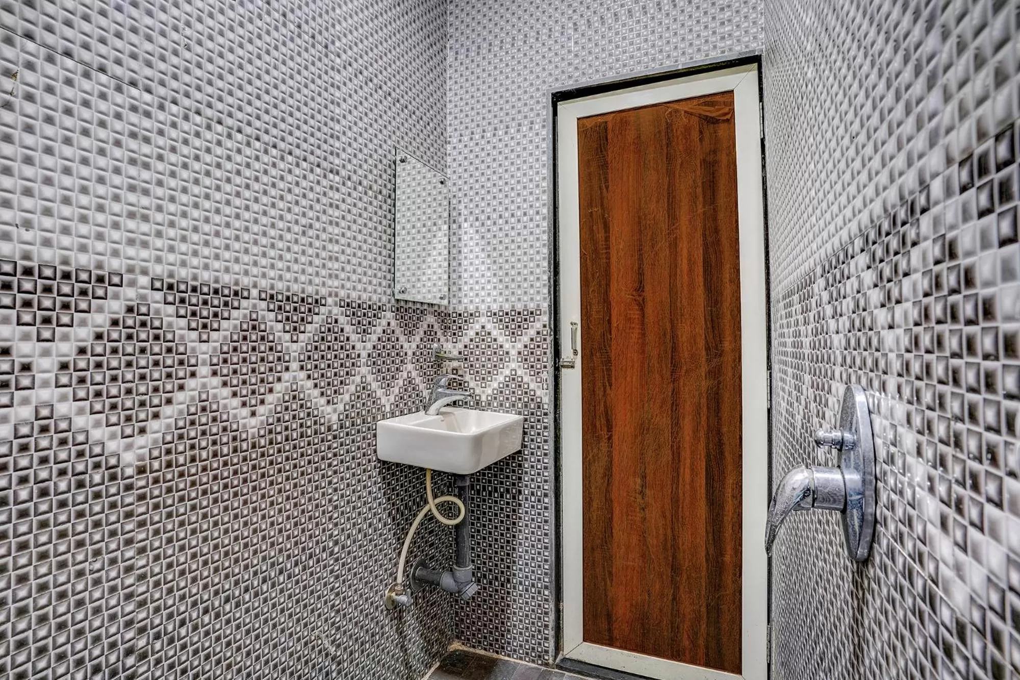 Bathroom in FabExpress Comfort stay - Nr Mumbai International Airport