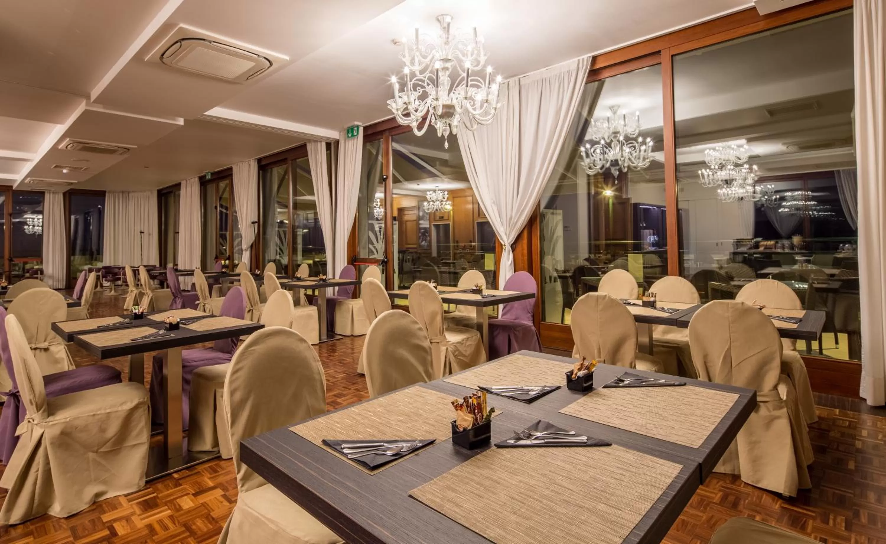 Restaurant/places to eat in Grande Albergo Roma