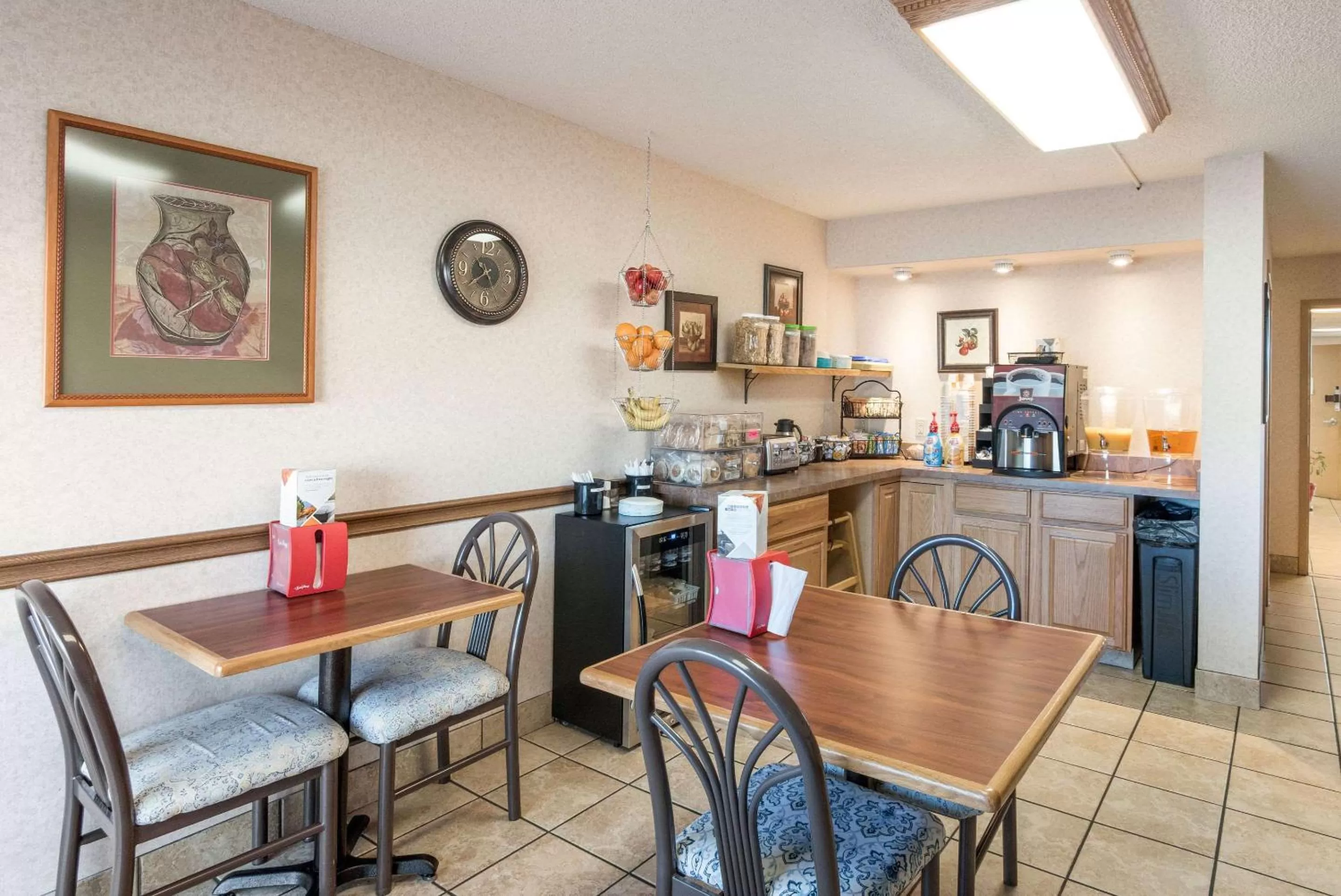 Restaurant/places to eat in Econo Lodge Grand Junction North