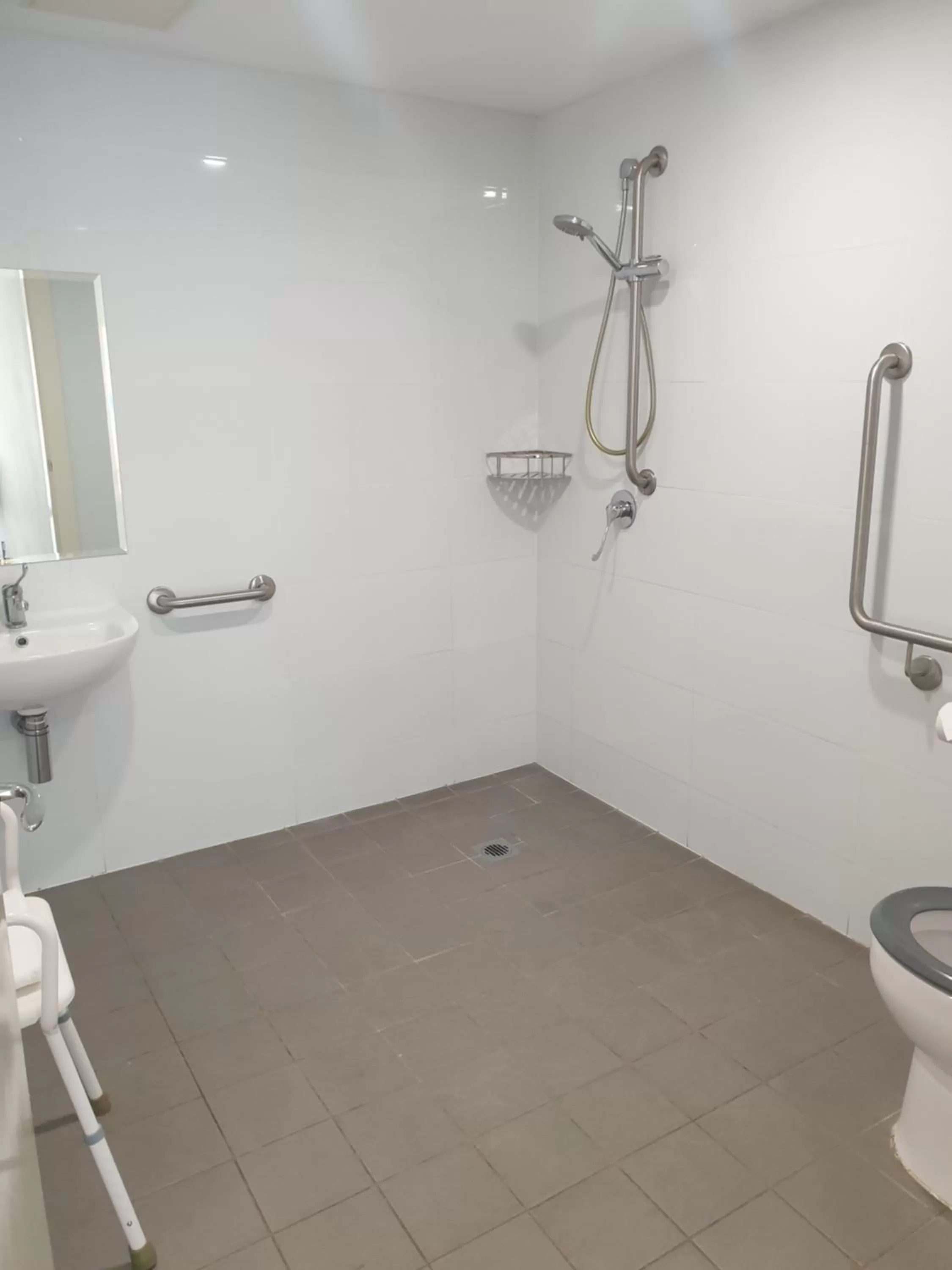 Bathroom in Carlton Suites