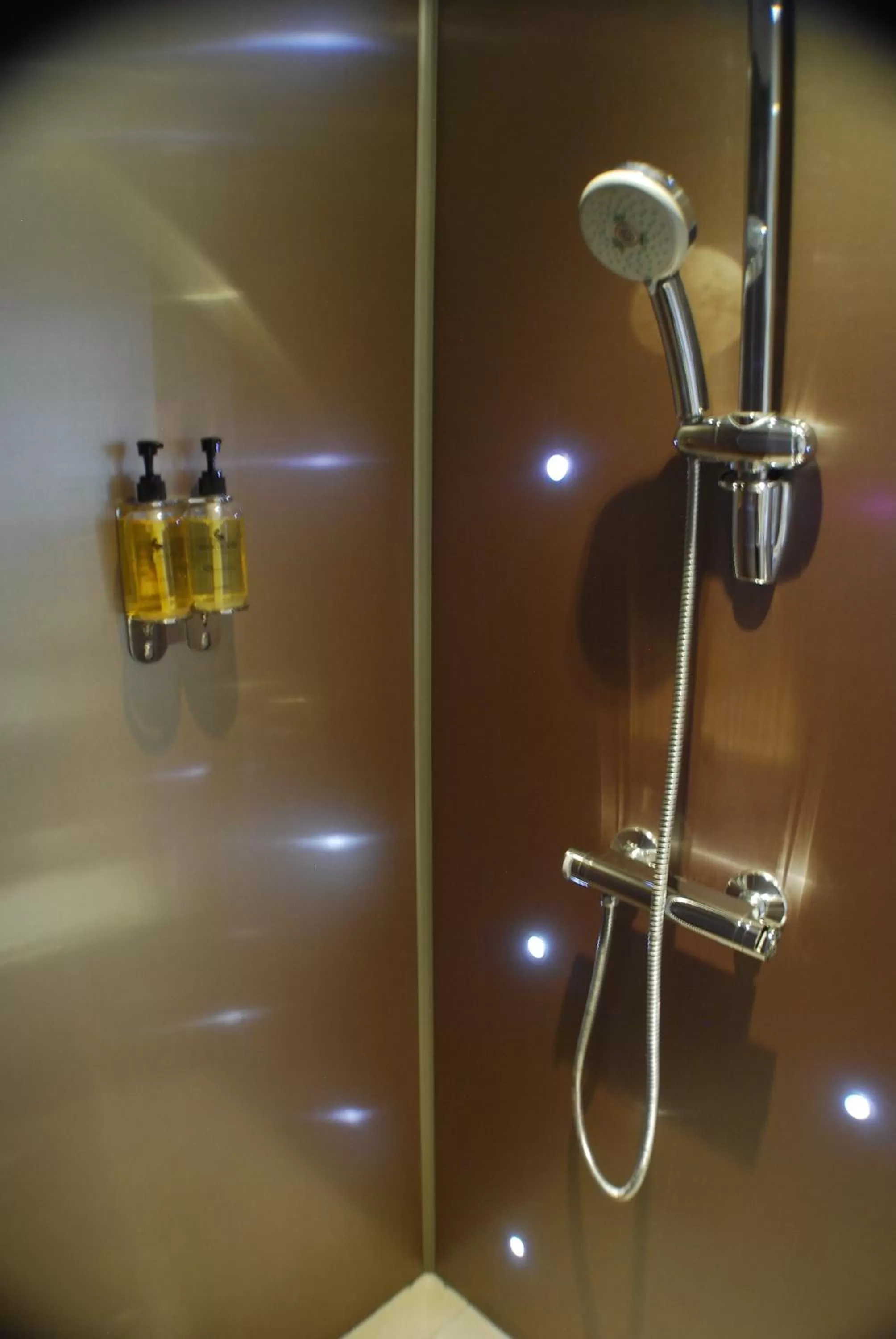 Bathroom in The Salisbury Hotel