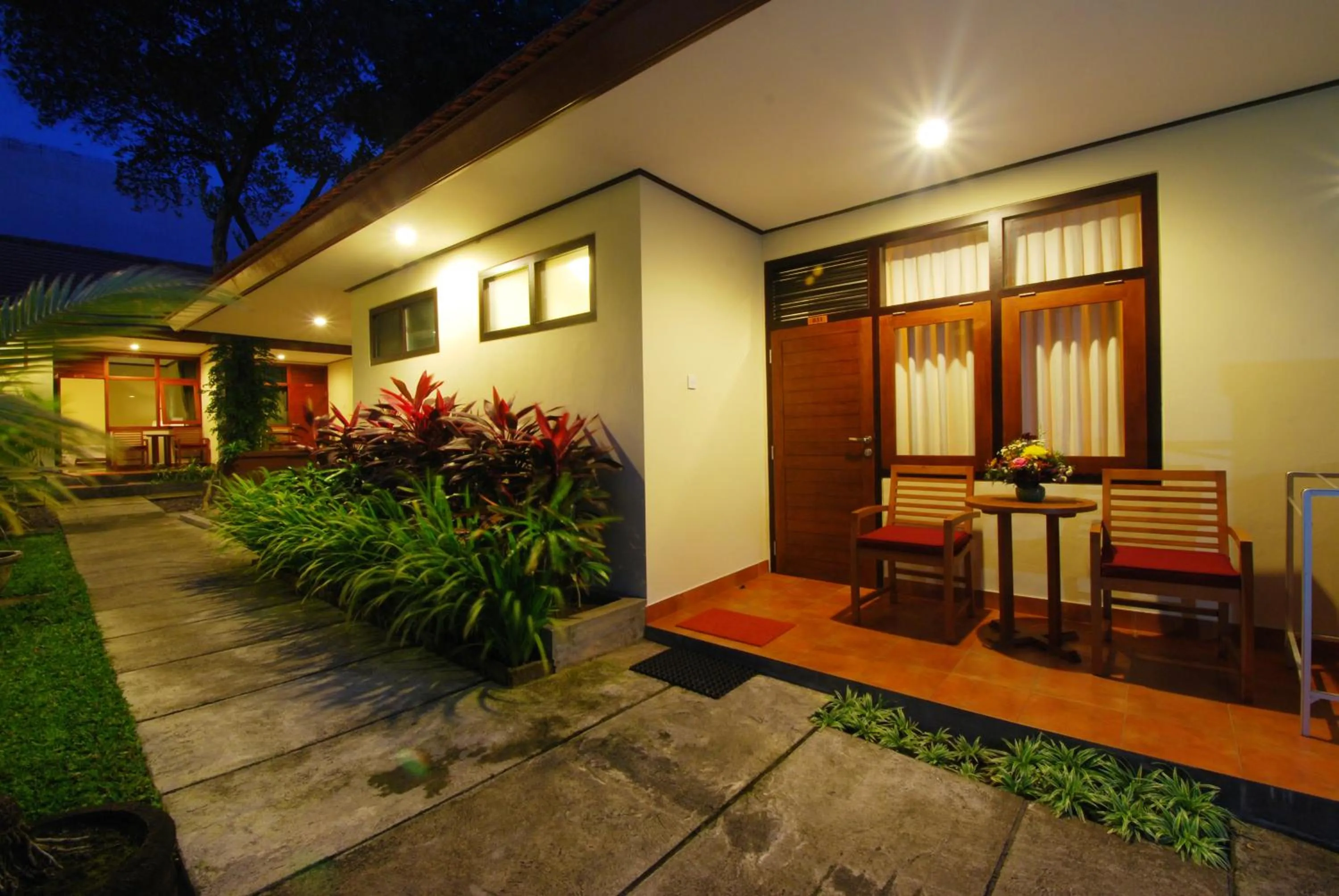 Facade/entrance in Yulia Beach Inn Kuta