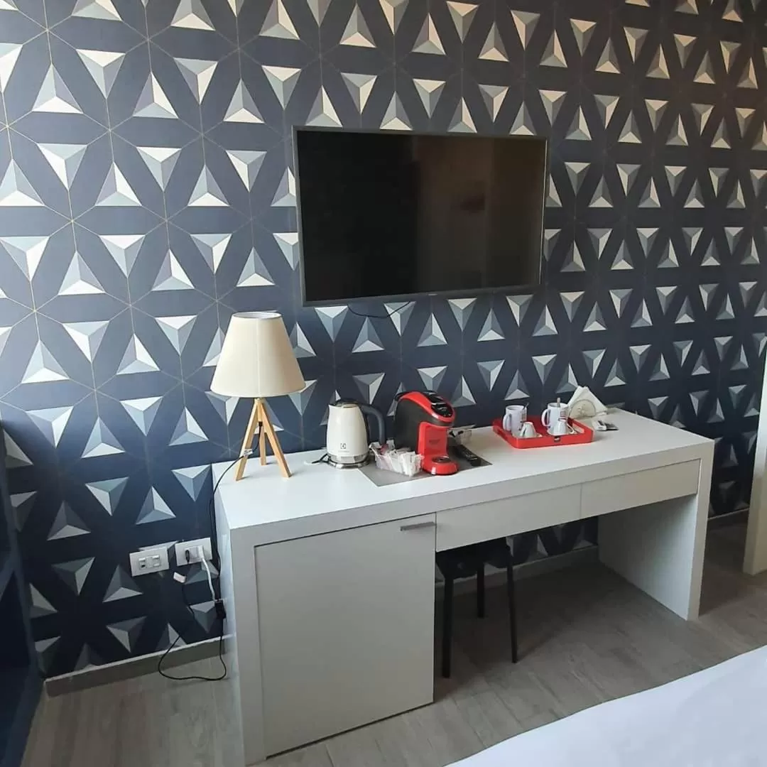 TV and multimedia, TV/Entertainment Center in 2B Fifteen Floor Suite Napoli