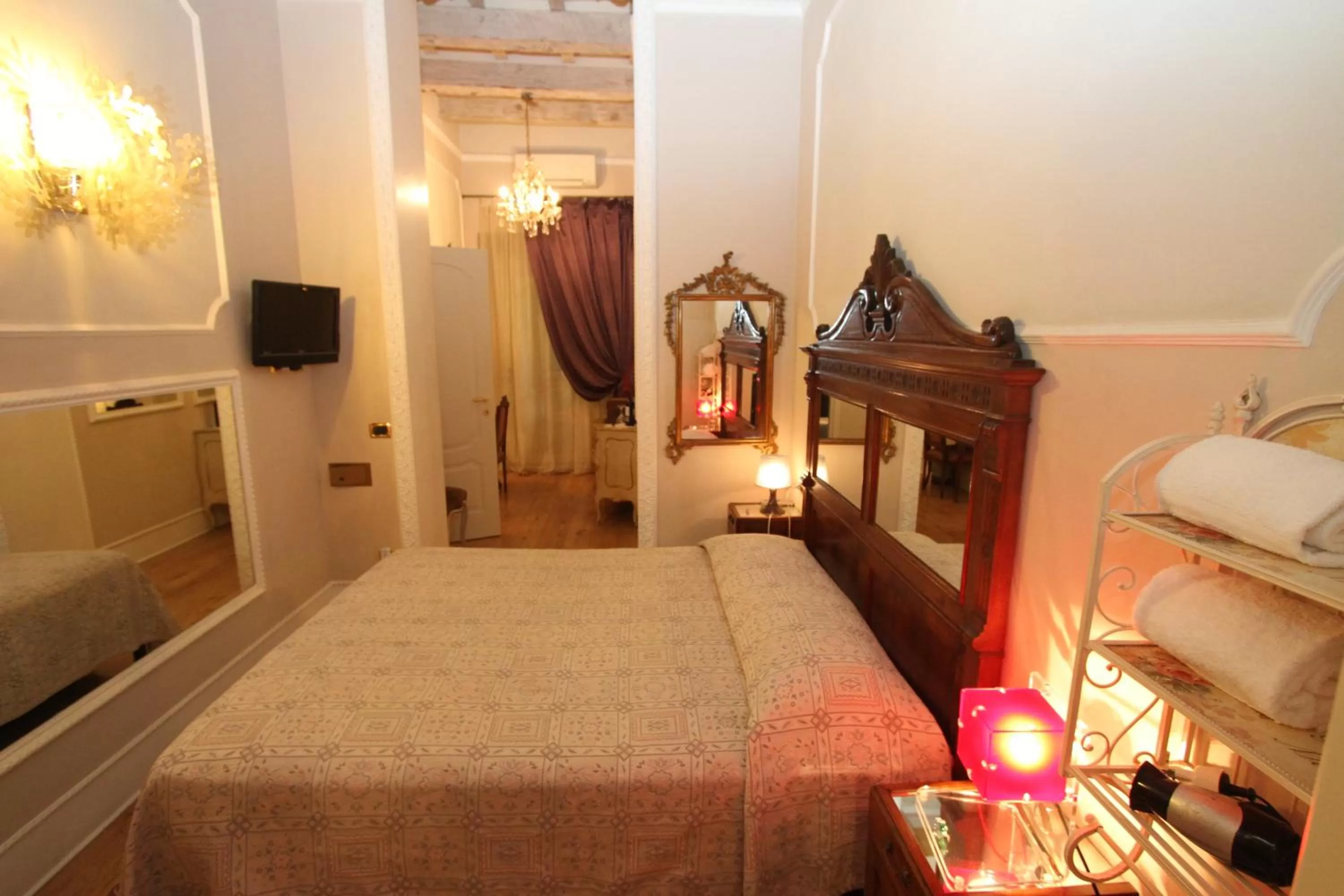 Bedroom, Bed in B&B Mr. My Resort