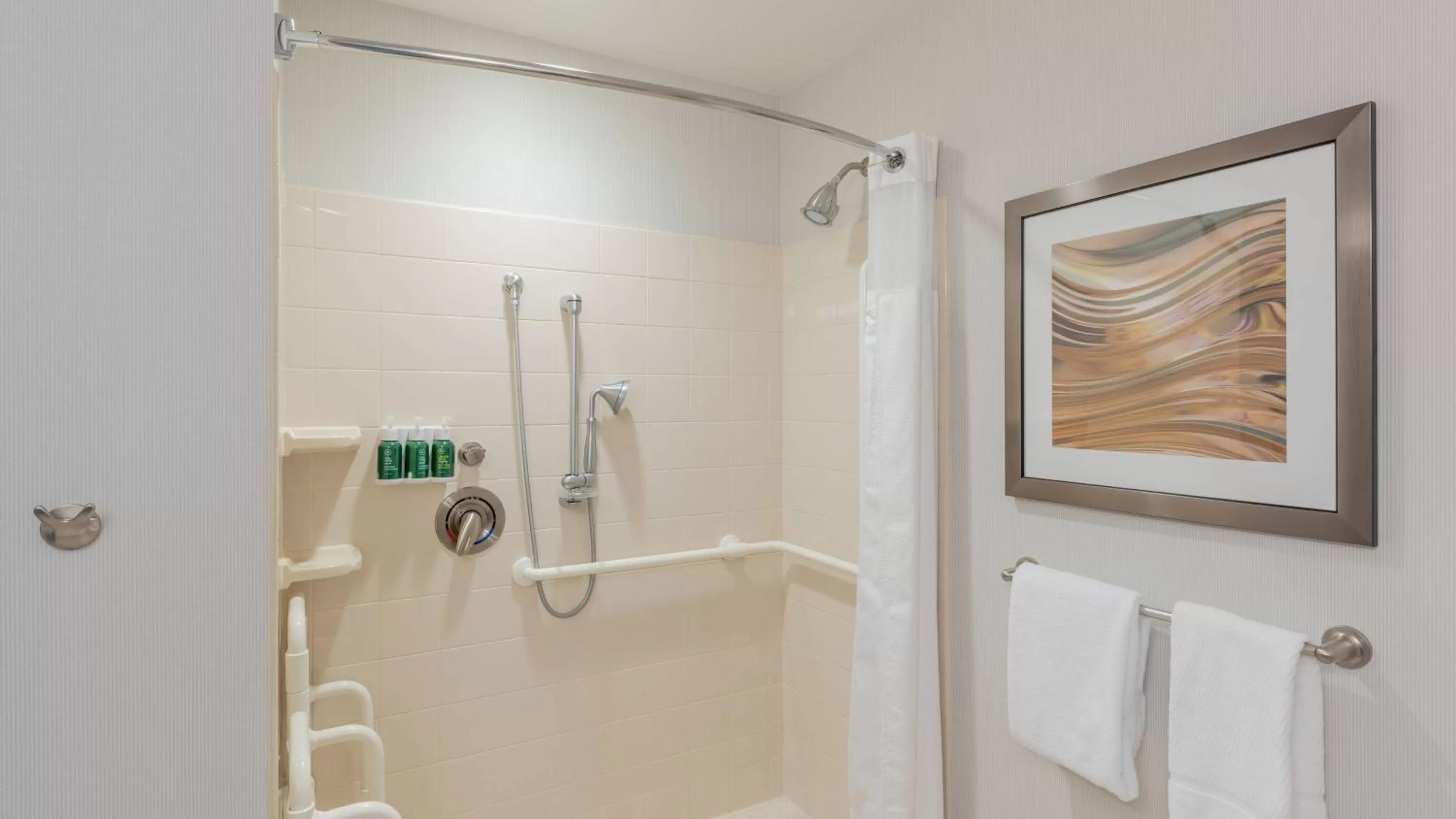 Bathroom in Courtyard by Marriott Greenville Downtown