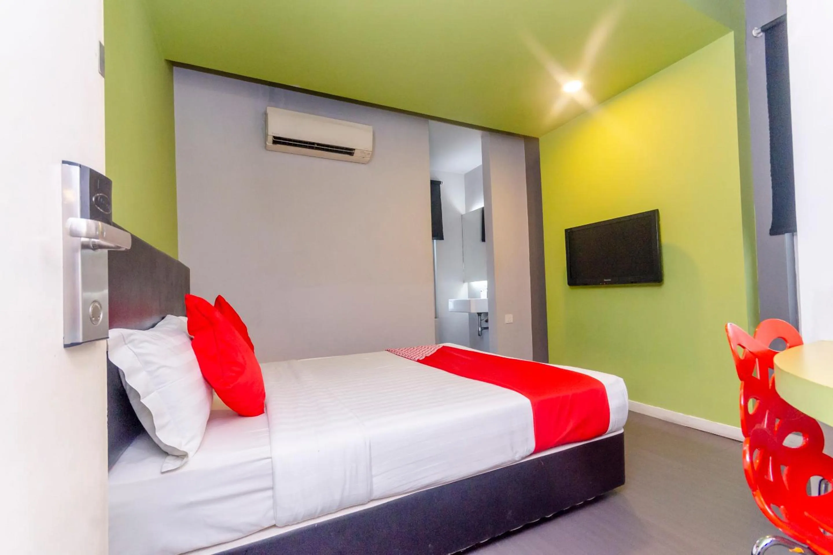 Deluxe Queen Room in OYO 902 Rooms Boutique Hotel