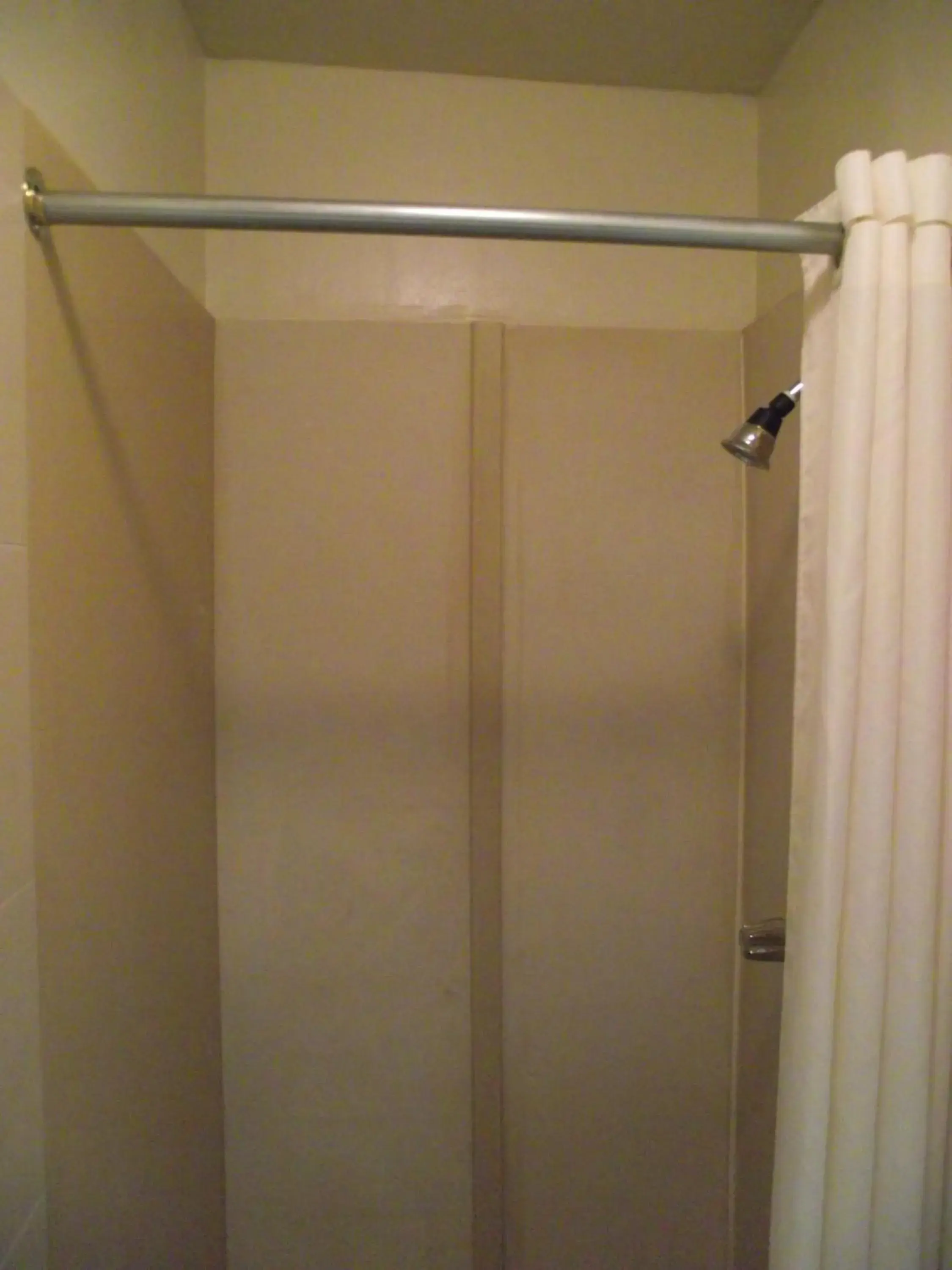 King Room with Private Bathroom - Smoking in Sand Piper Motel - Los Angeles King Room with Private Bathroom - Smoking in Sand Piper Motel - Los Angeles