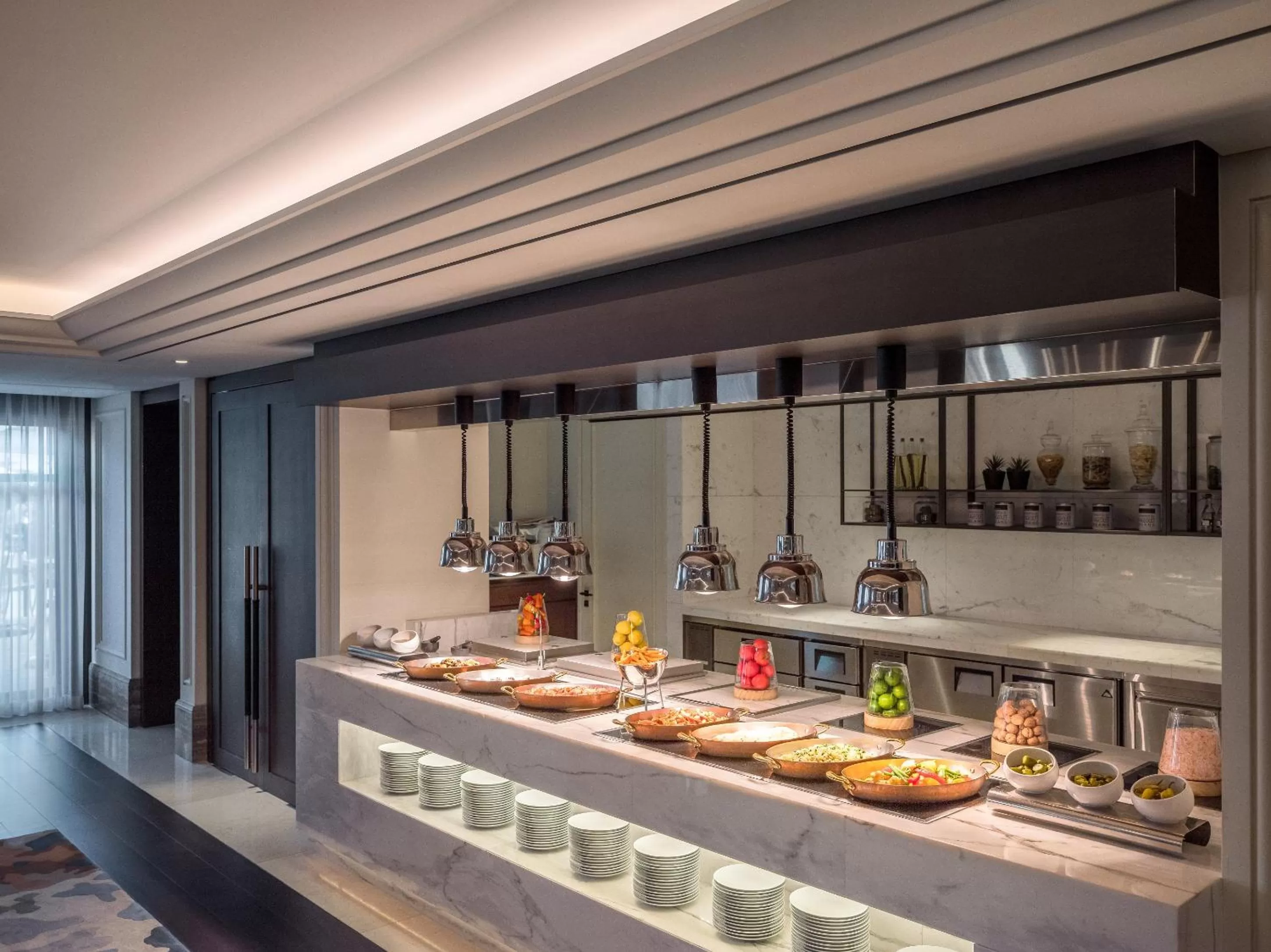 Lounge or bar in Paradise City