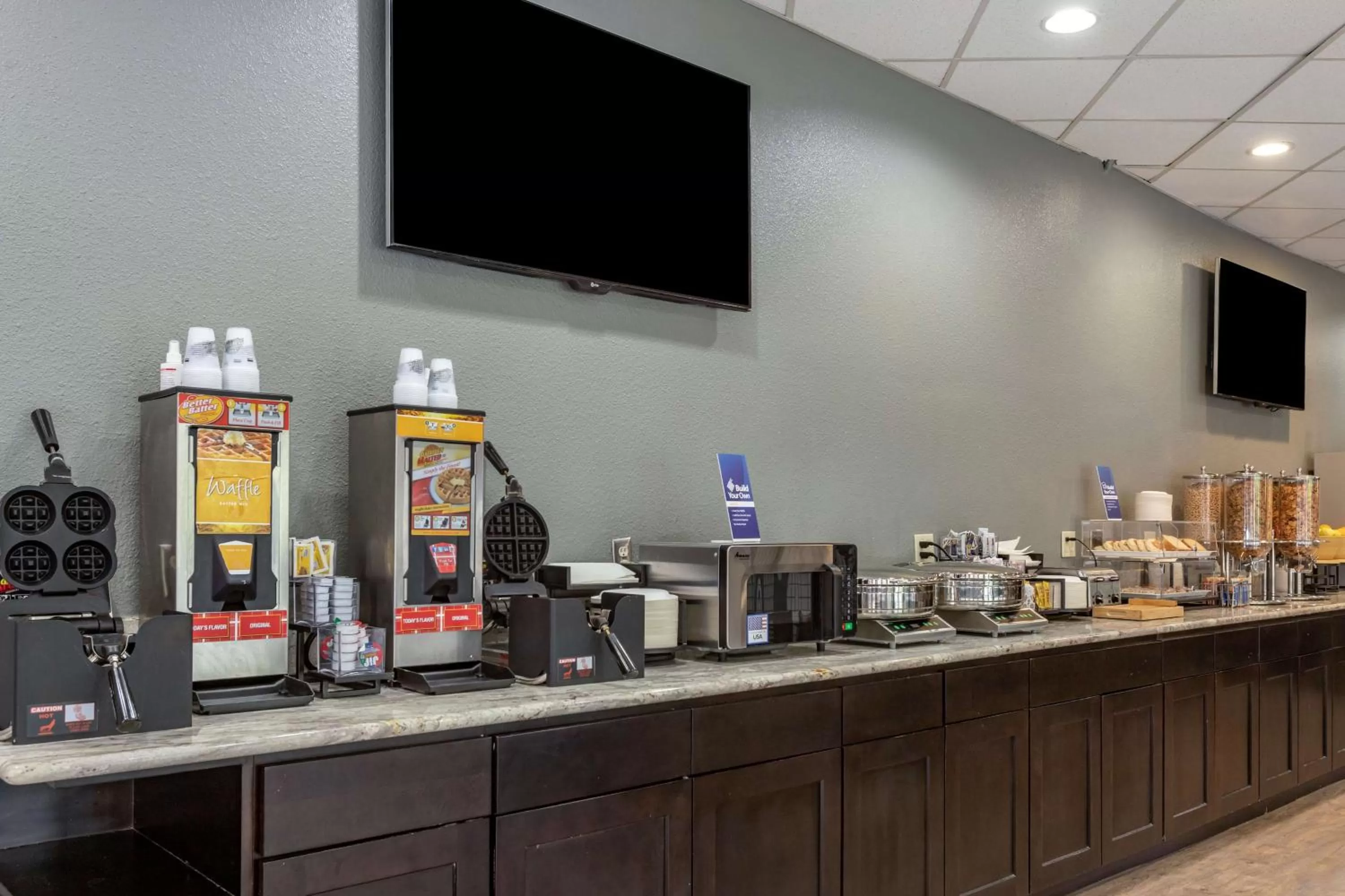 Breakfast in Best Western Sunridge Inn & Conference Center