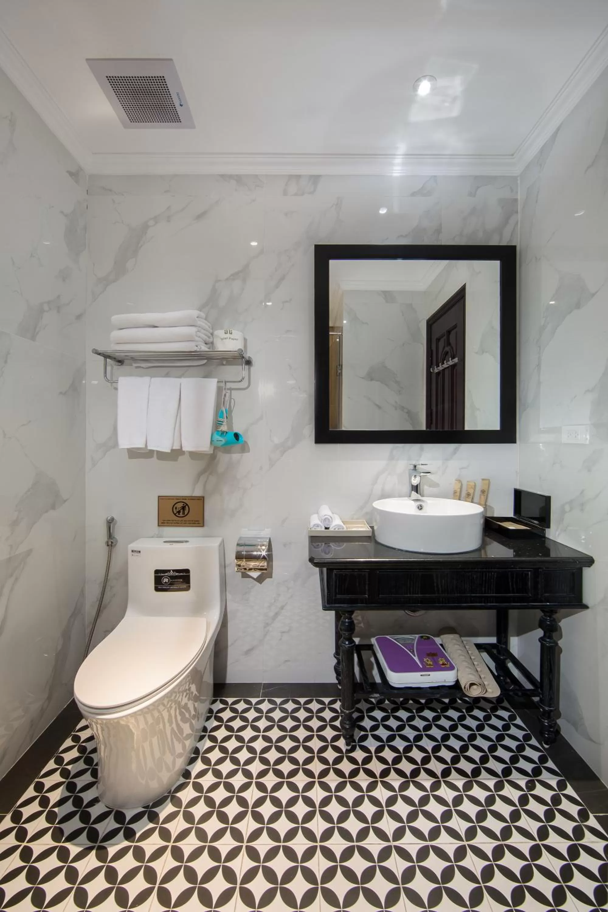 Shower in Hanoi Media Hotel & Spa