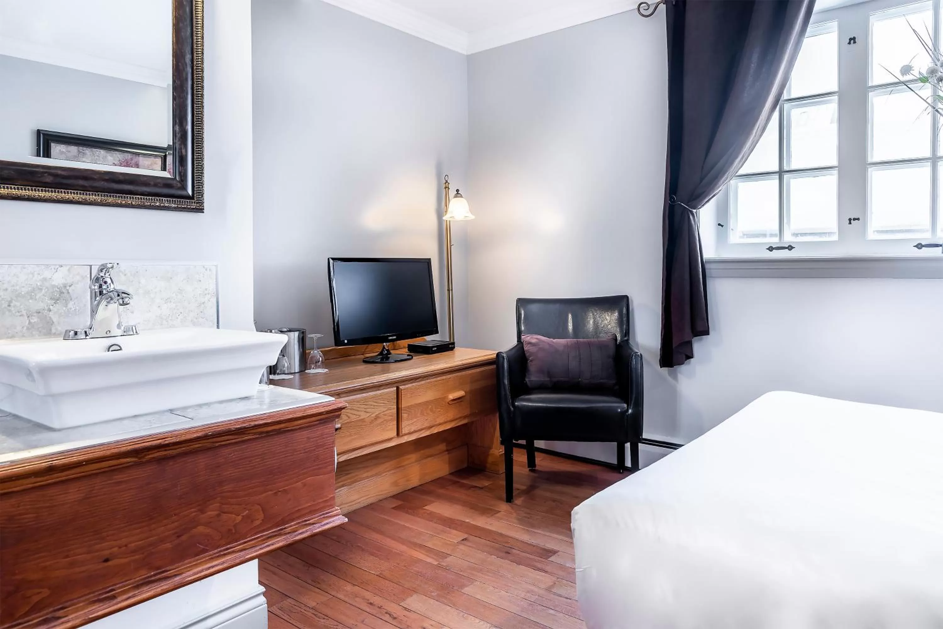 Bed in Hotel Maison du Général