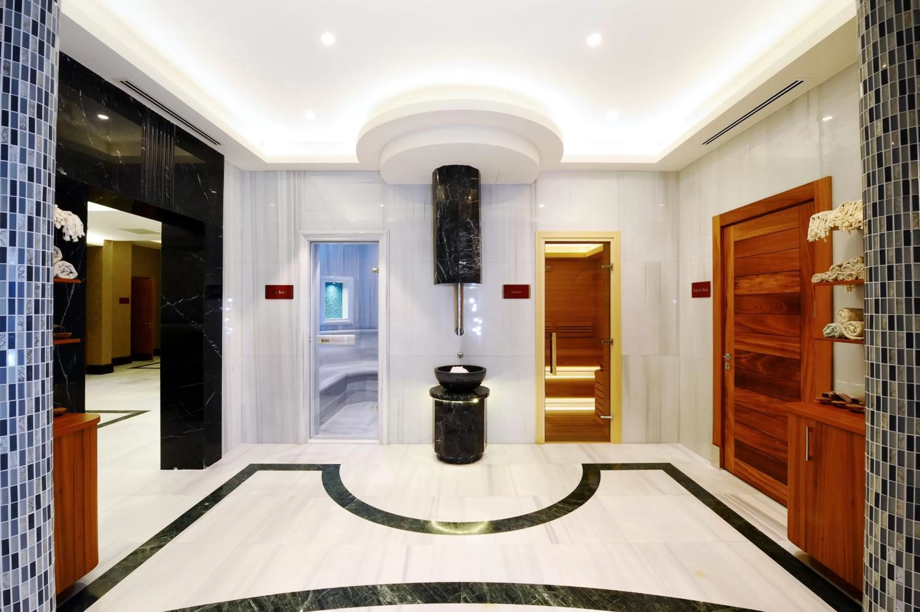 Swimming pool in Crowne Plaza Bursa Convention Center & Thermal Spa by IHG