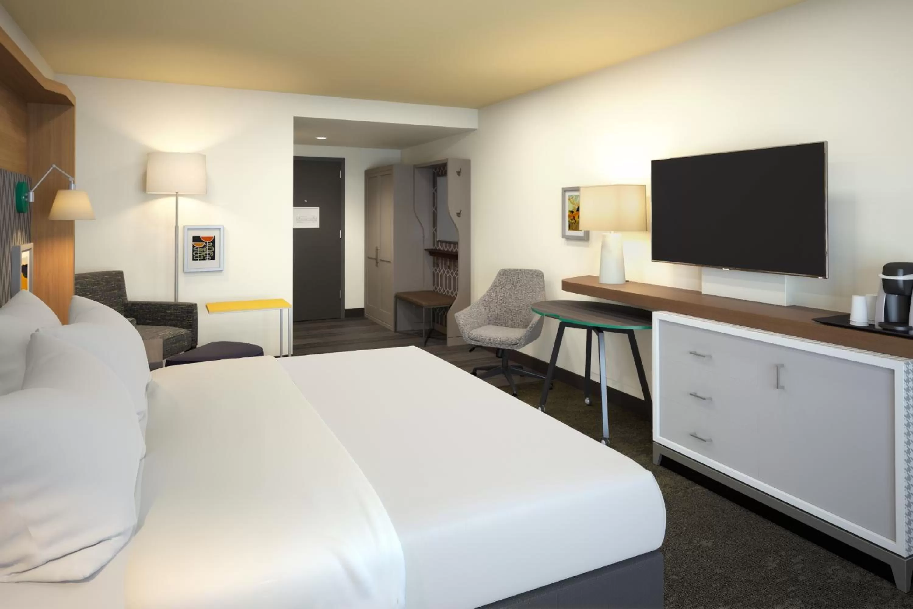 Bedroom, Bed in Holiday Inn & Suites Decatur-Forsyth by IHG