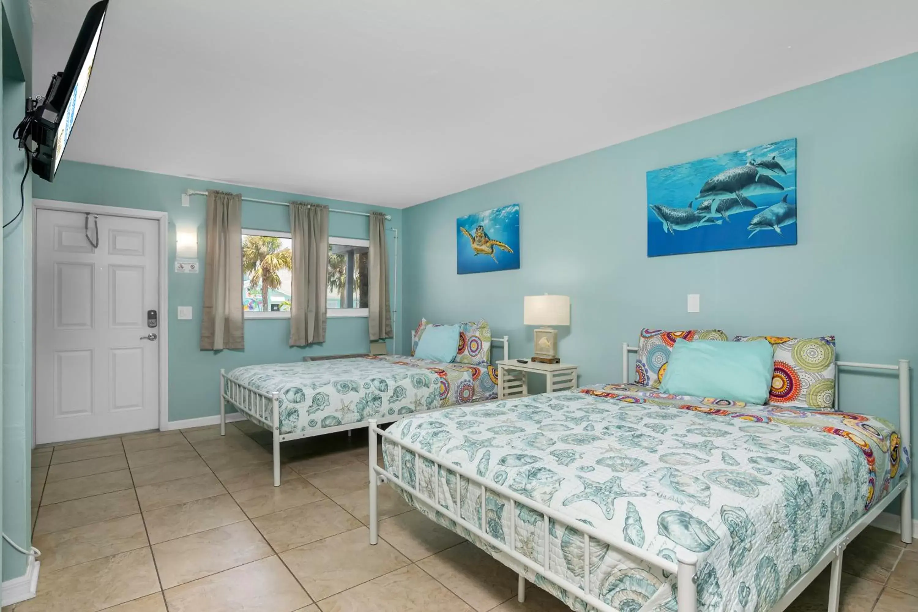 Queen Room - Disability Access in Latitude 26 Waterfront Resort and Marina Queen Room - Disability Access in Latitude 26 Waterfront Resort and Marina