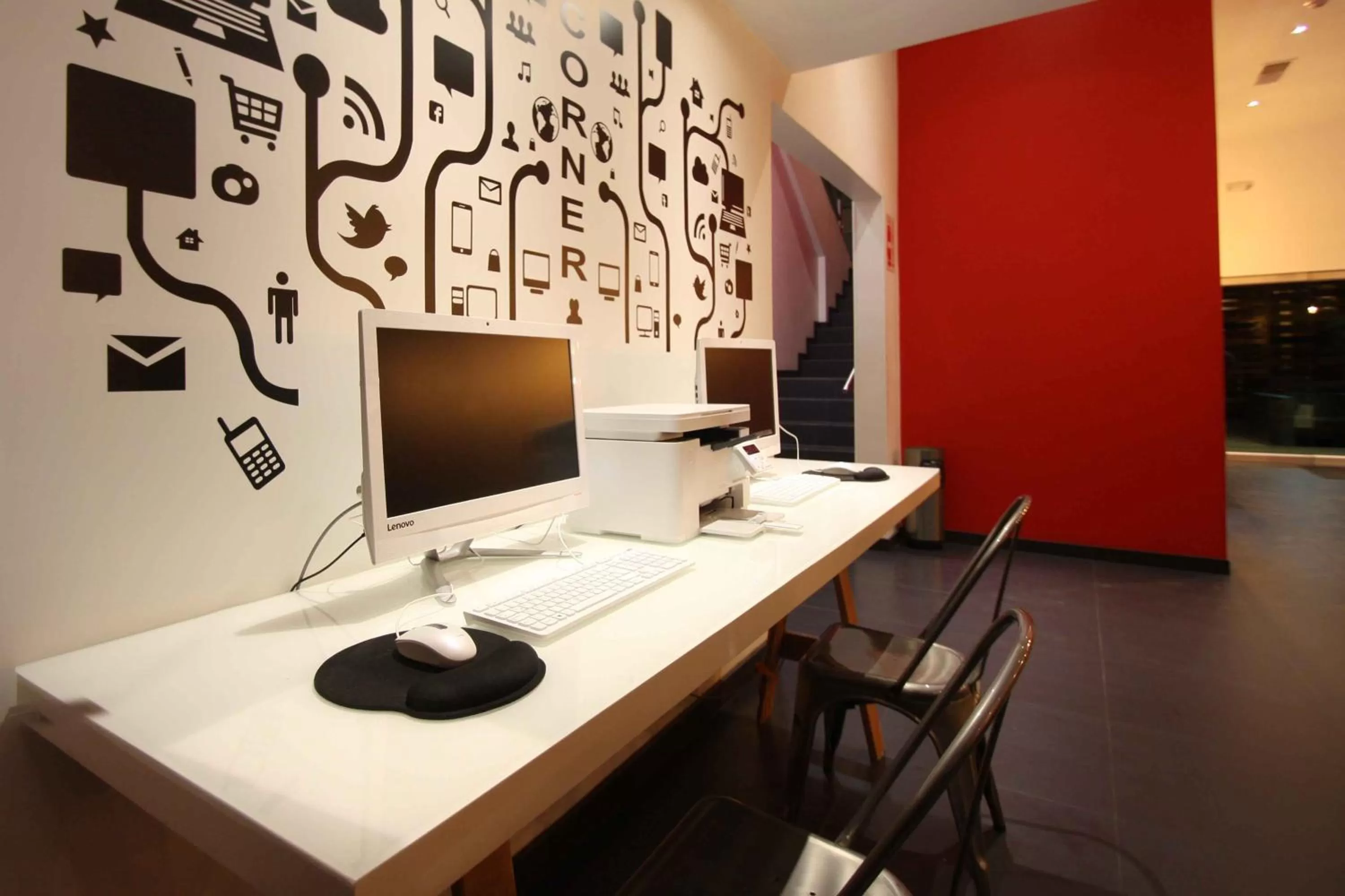 Business facilities in B my Hotel