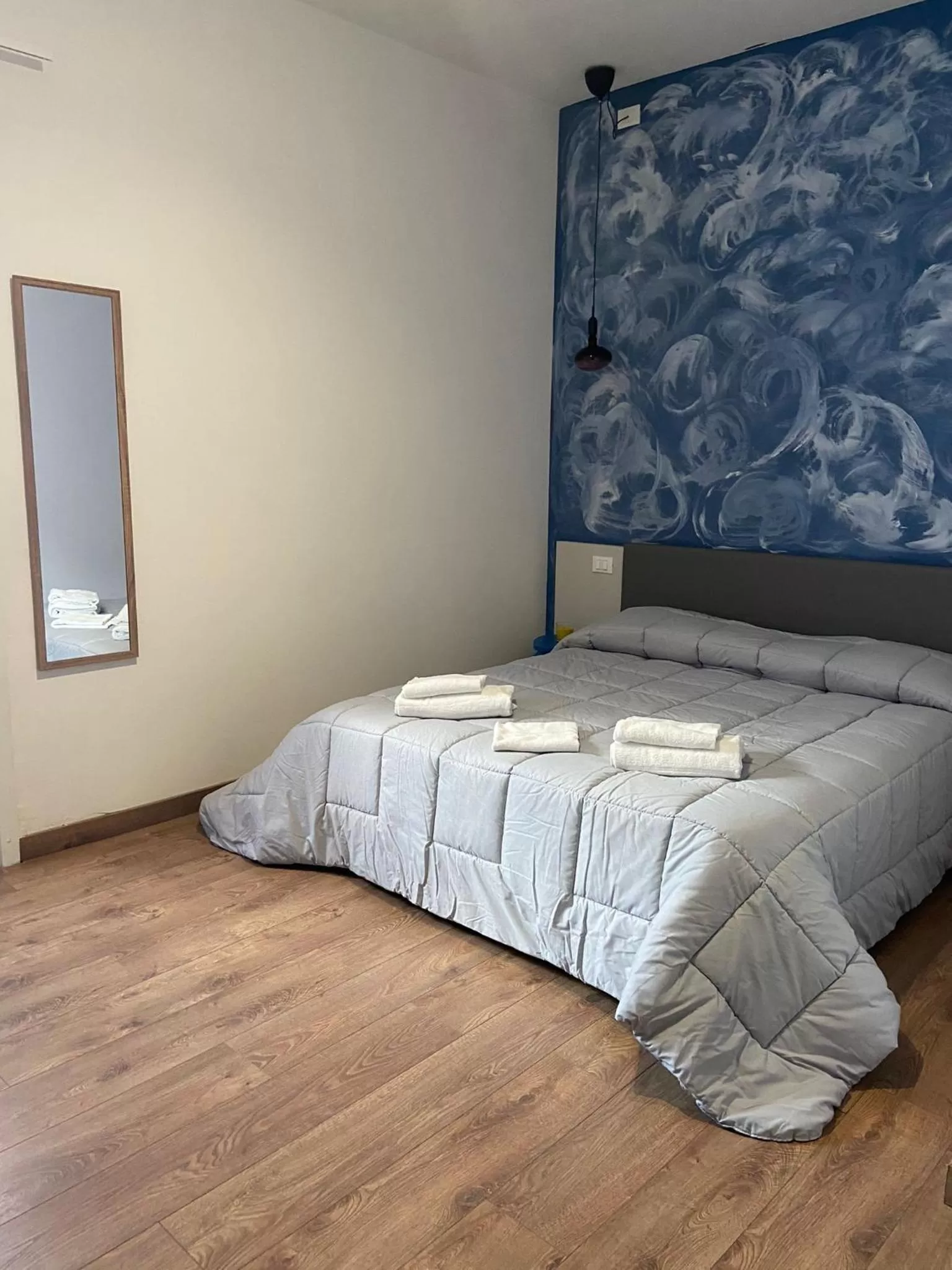 Bed in Sorrento B&amp;D Rooms