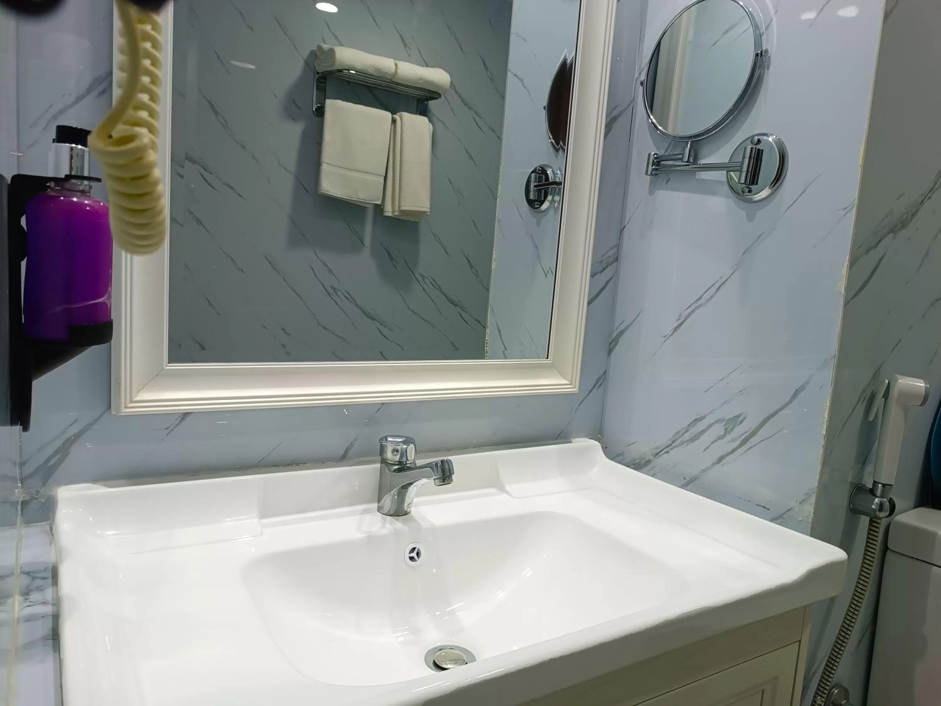 Toilet in Emirates Grand Hotel