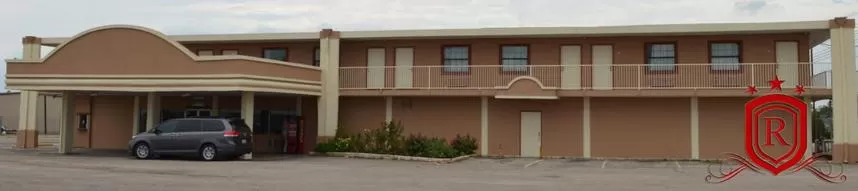 Property building, Facade/Entrance in Royal Inn Greenville