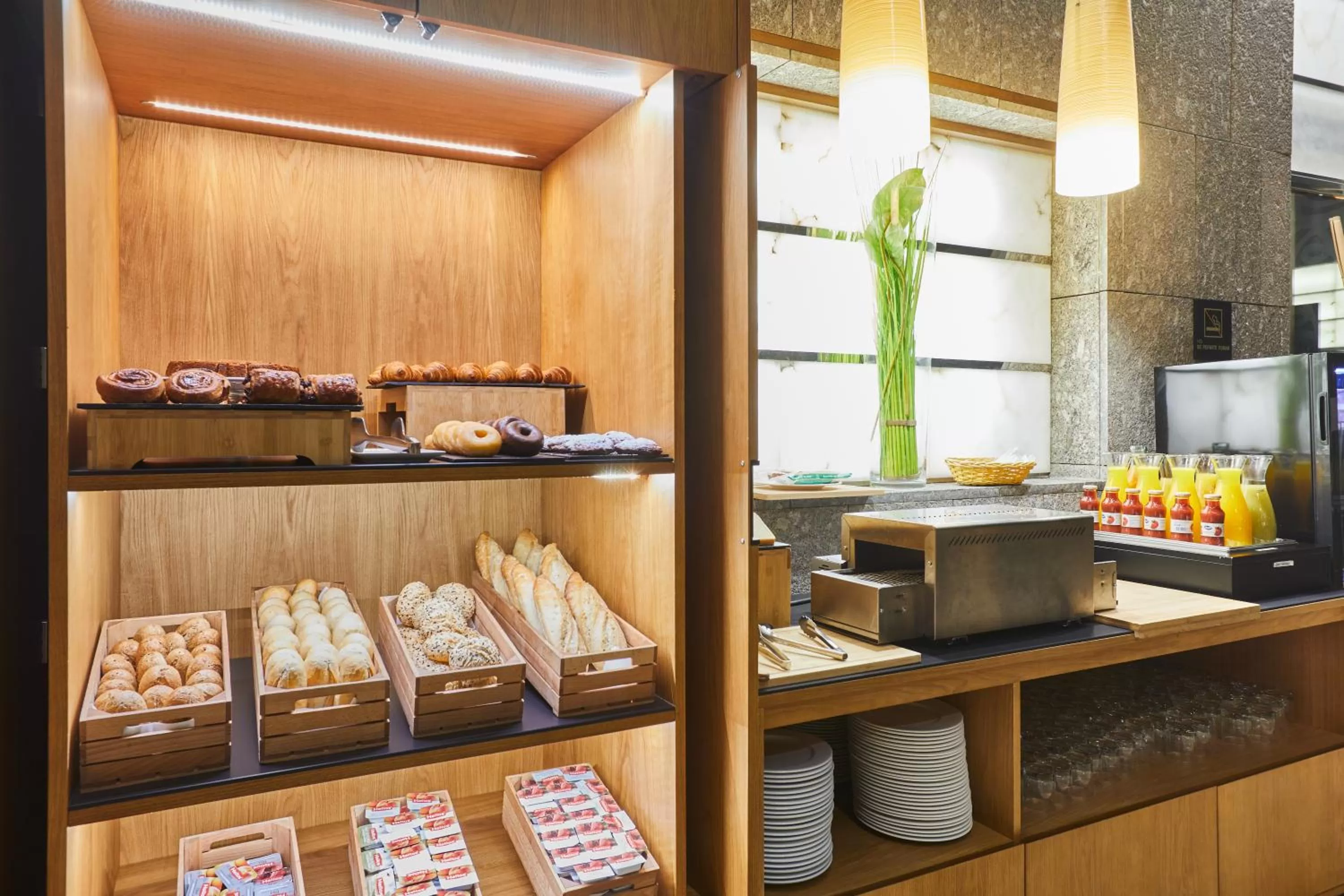 Buffet breakfast in Silken Puerta Valencia