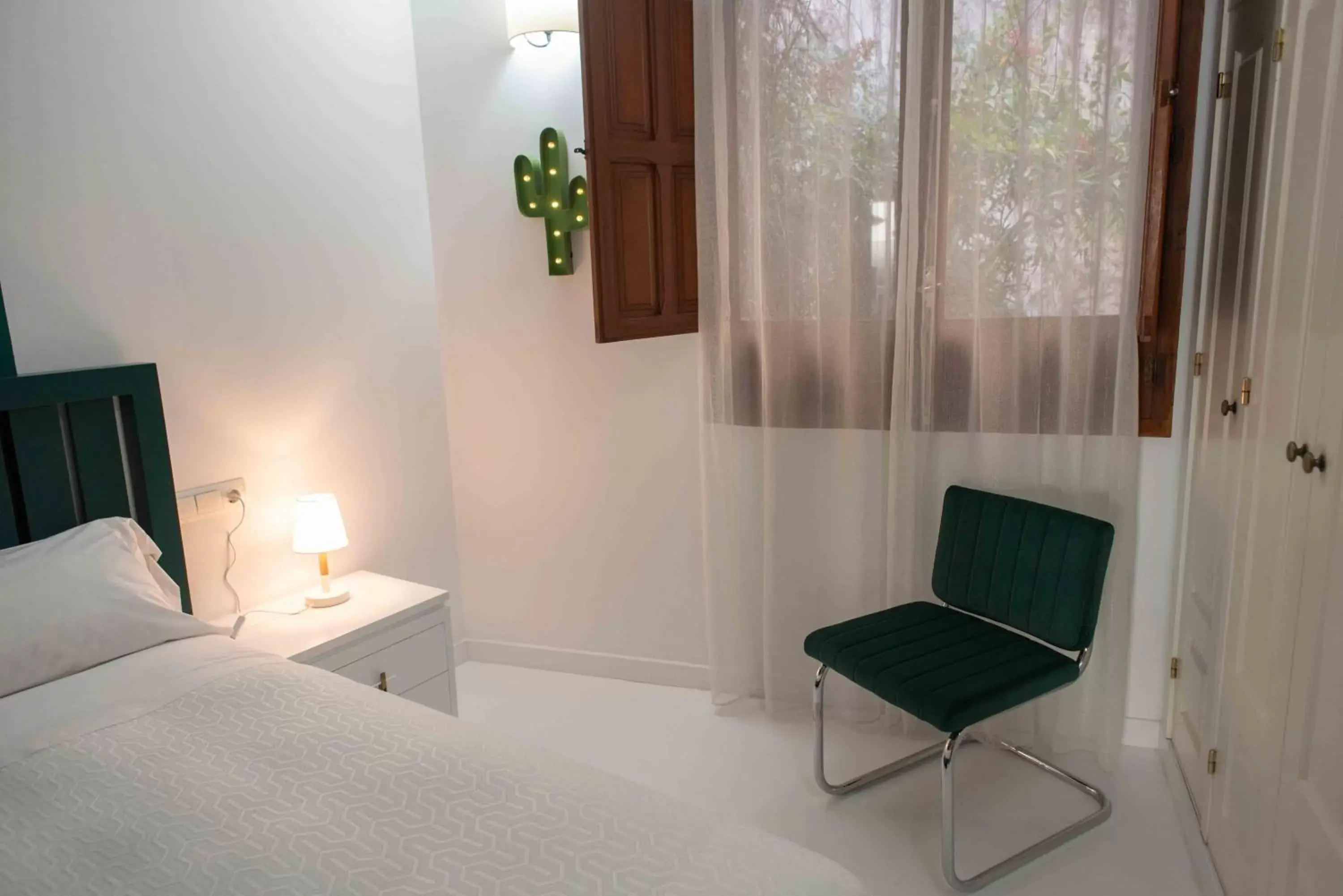 Twin with Garden View - single occupancy in Hotel Almunia Twin with Garden View - single occupancy in Hotel Almunia