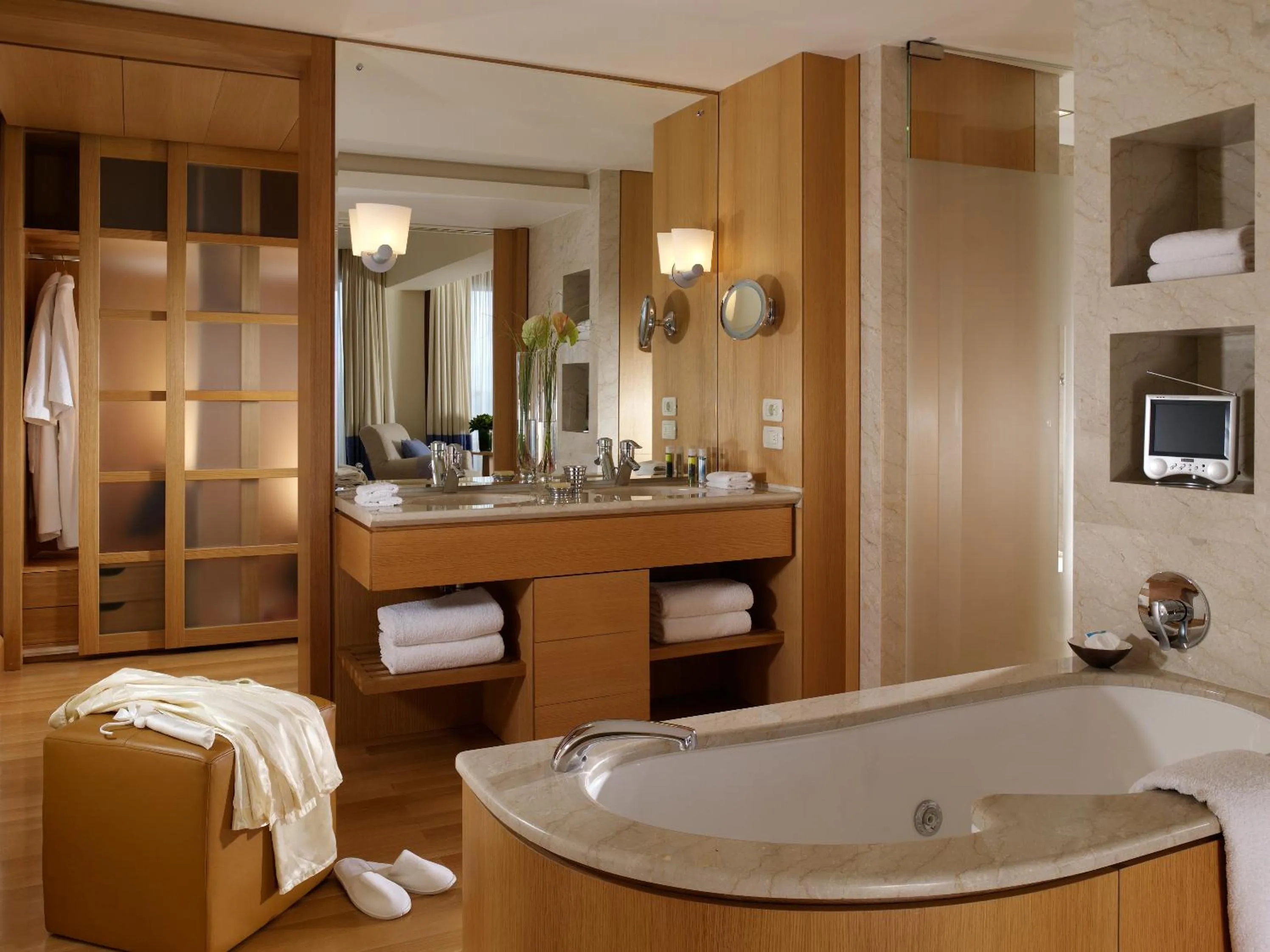 Bathroom in Amphitryon Hotel