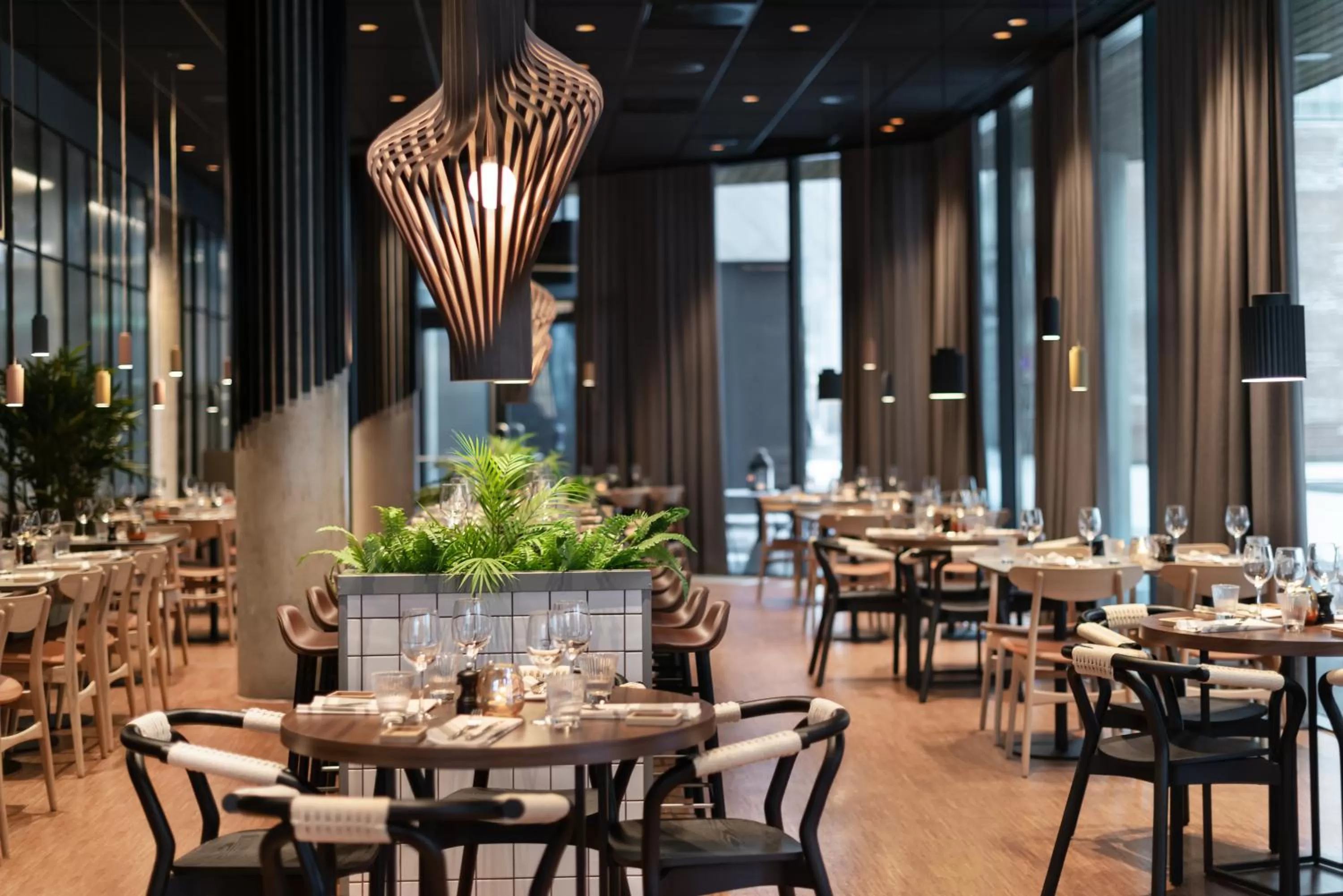 Restaurant/places to eat in Quality Hotel River Station