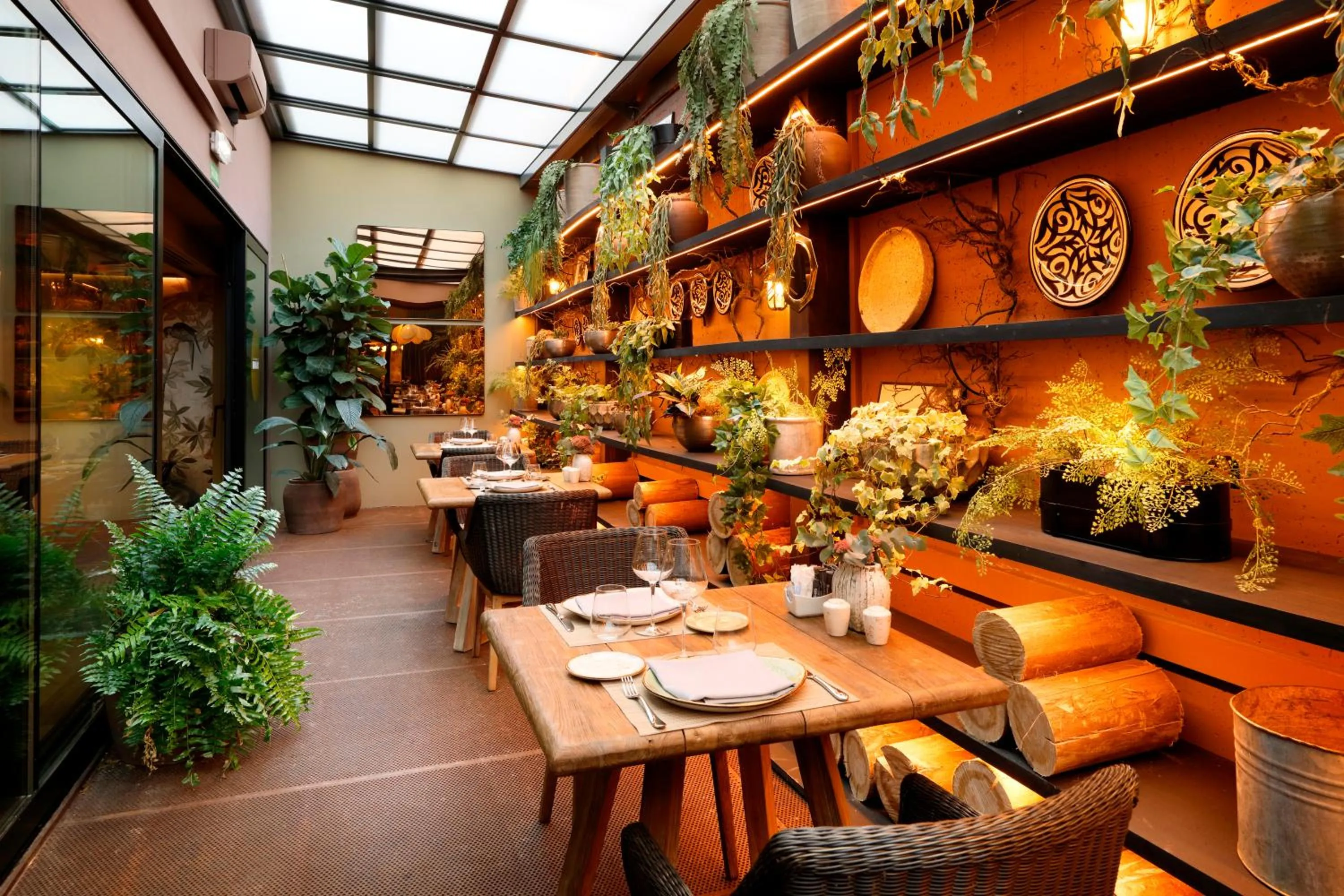 Restaurant/places to eat in Barceló Oviedo Cervantes