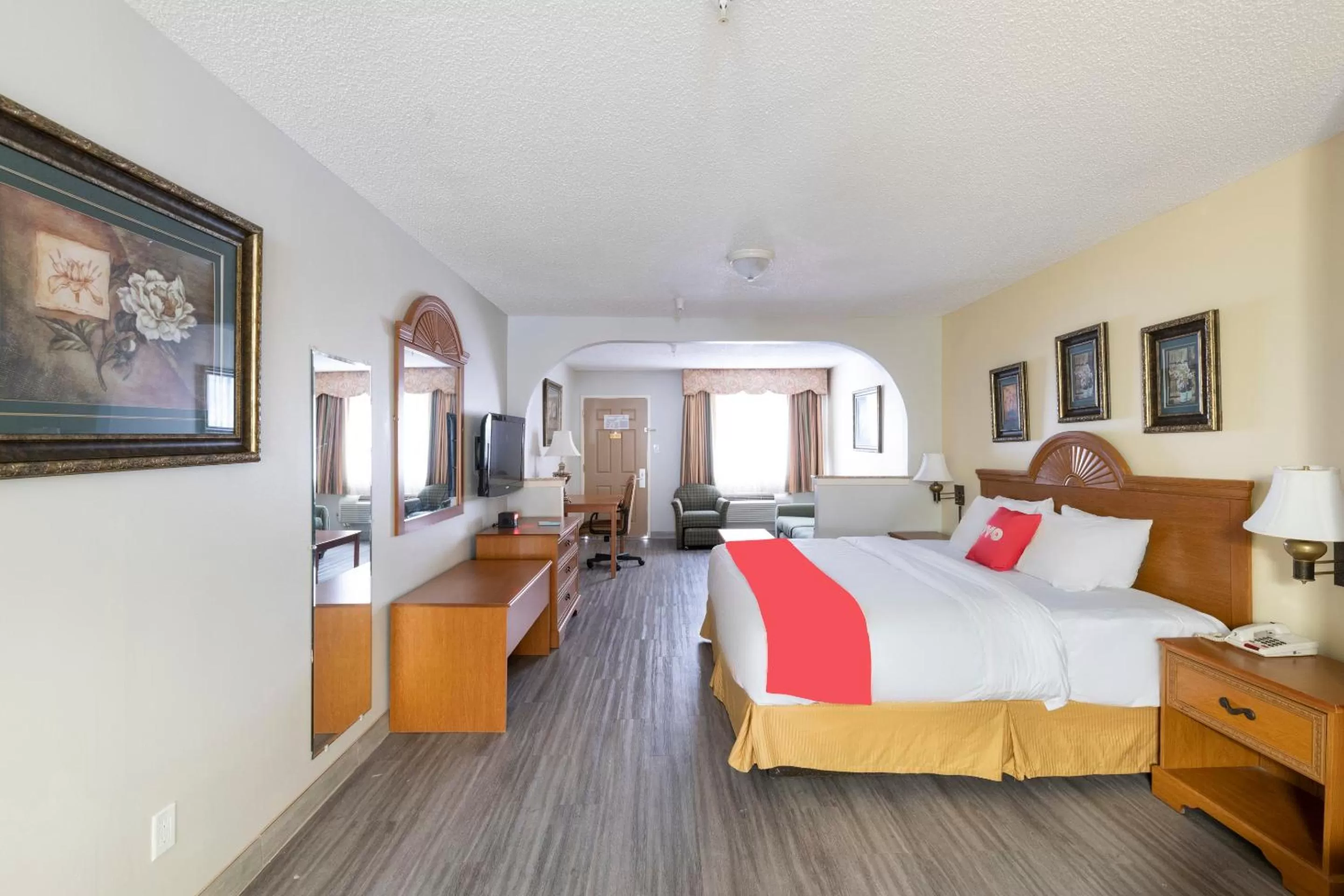 Premium King Room with Jetted Tub in Red Roof Inn Stafford, TX