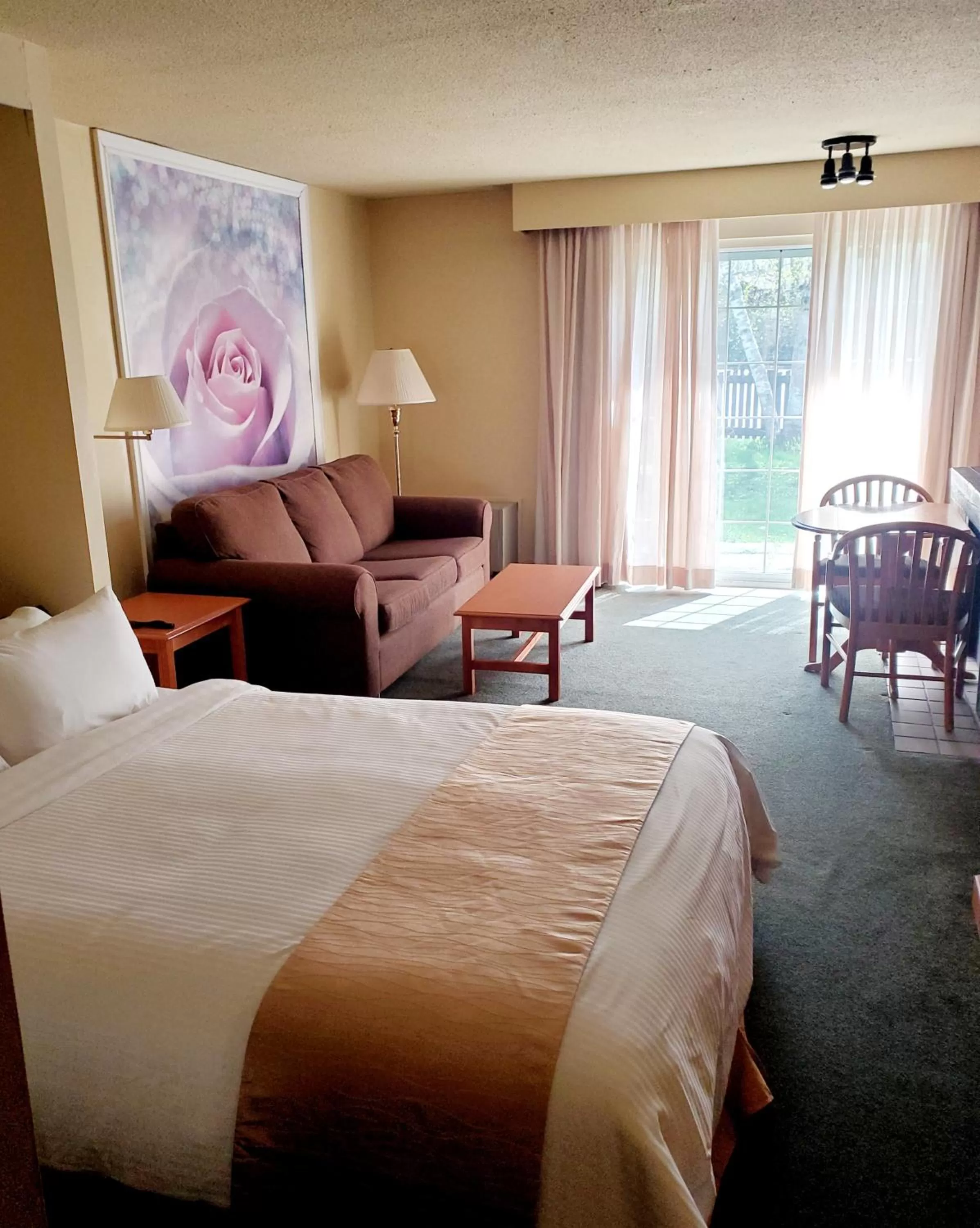 Photo of the whole room in Lagoon City Pier One Resort