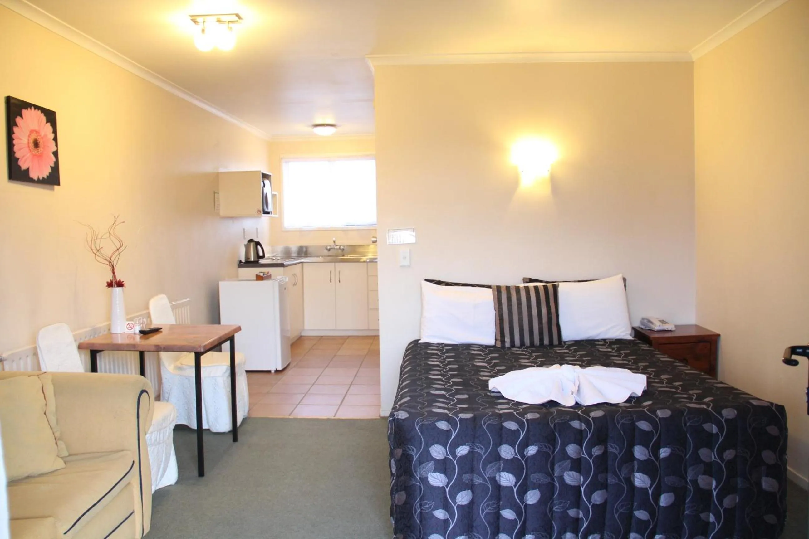 Studio with Spa Bath in Gateway International Motel