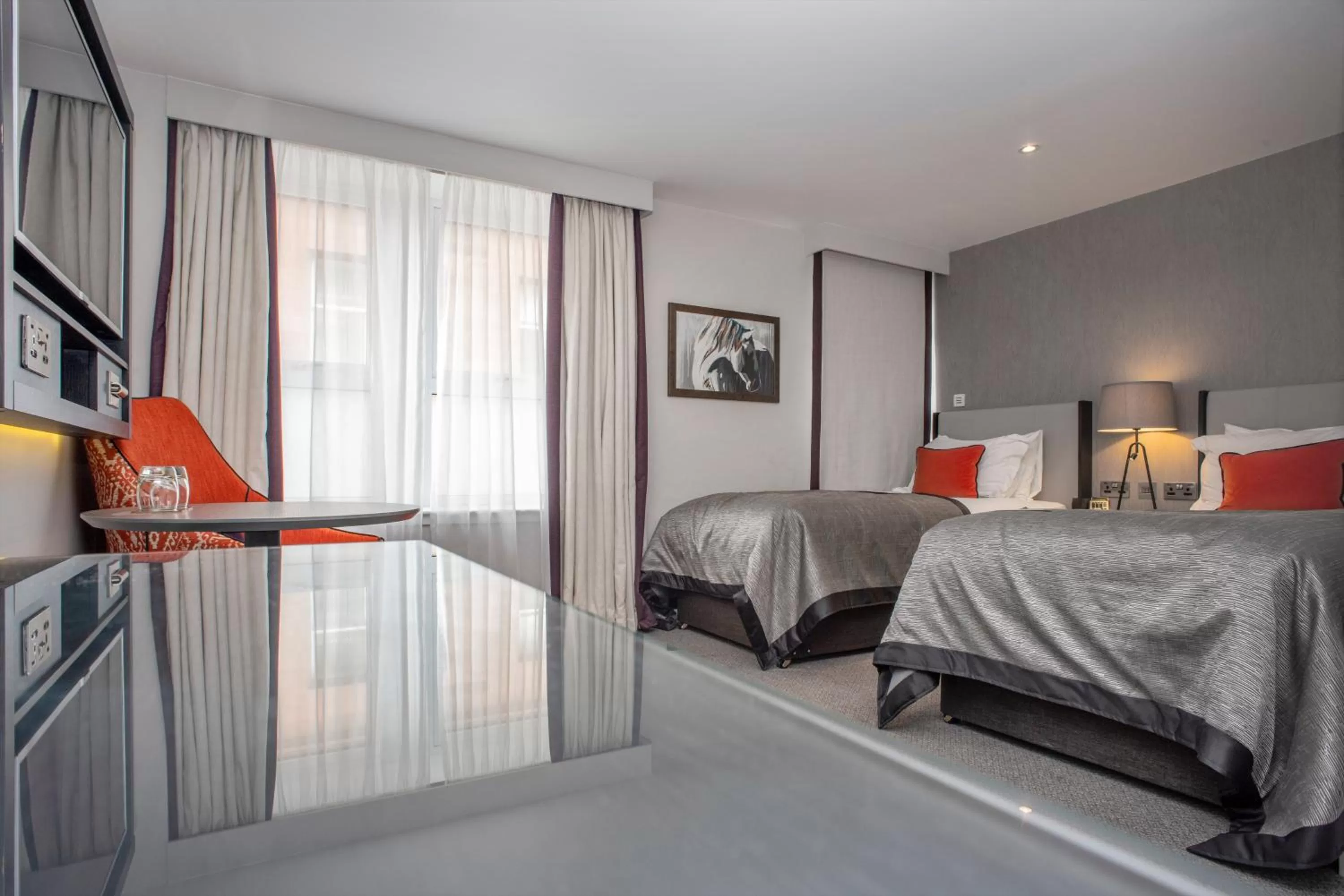 Photo of the whole room, Bed in Ten Hill Place