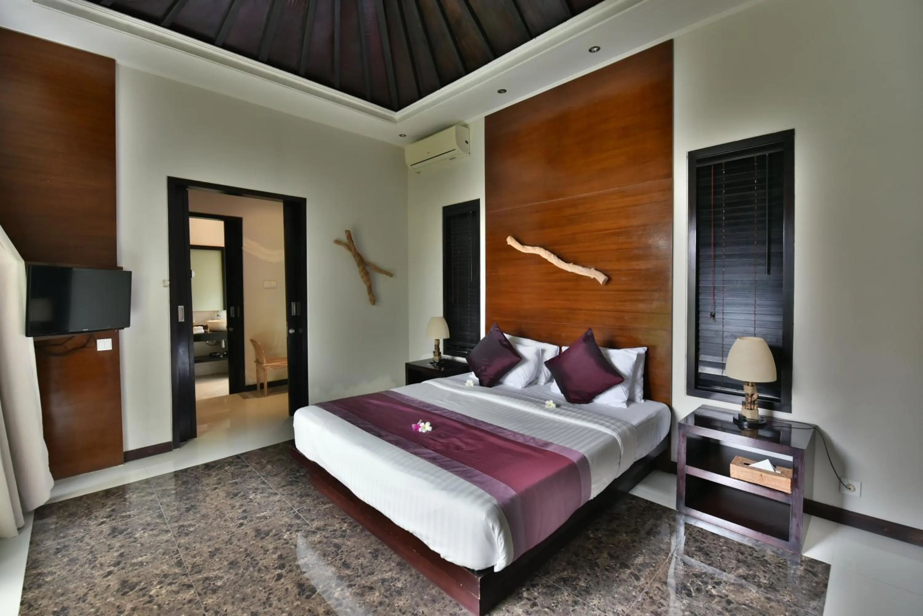 Photo of the whole room, Bed in Katala Suites and Villas