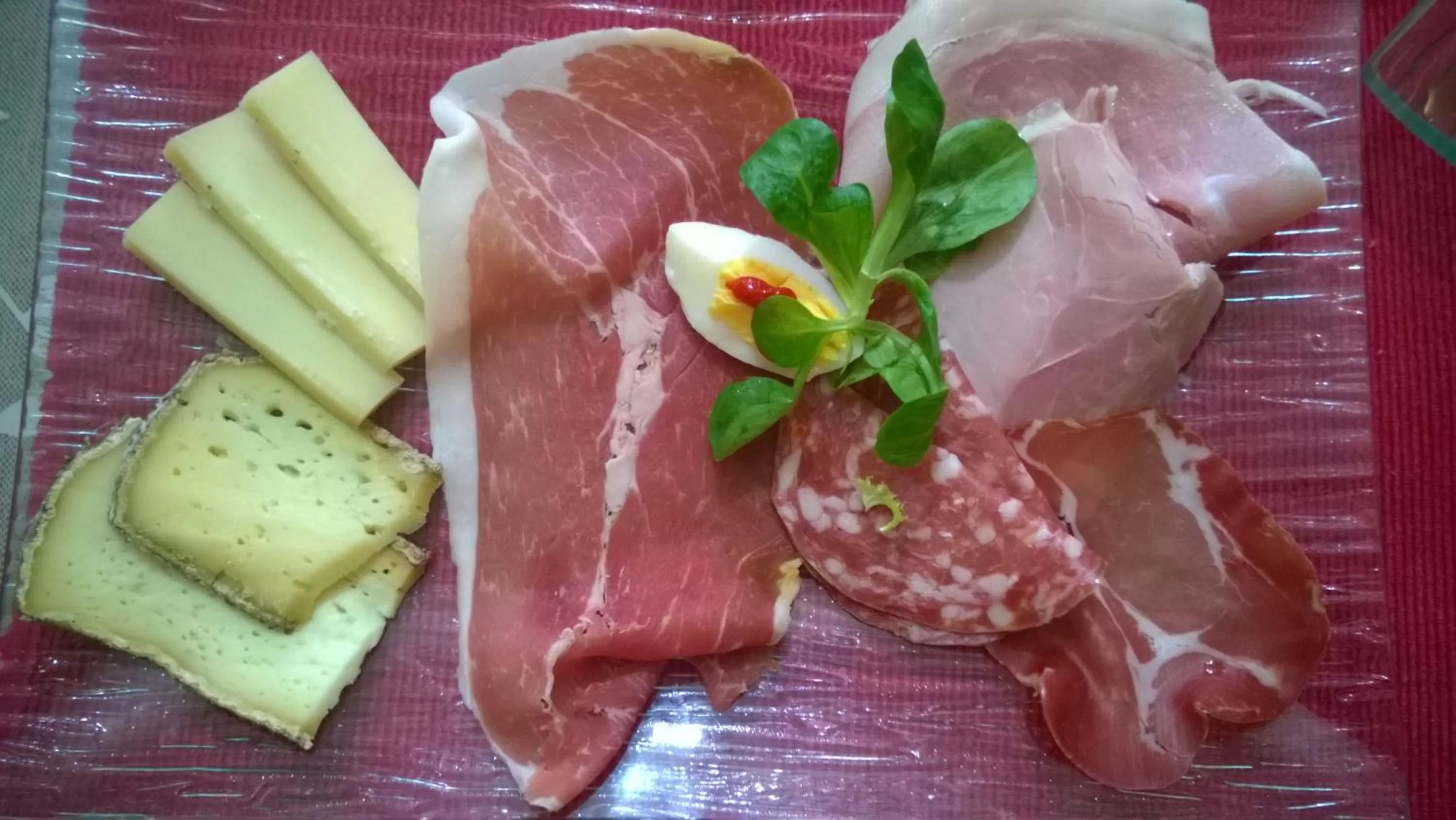 Food in Chambres D'Hotes La Maison Des Chiens Verts