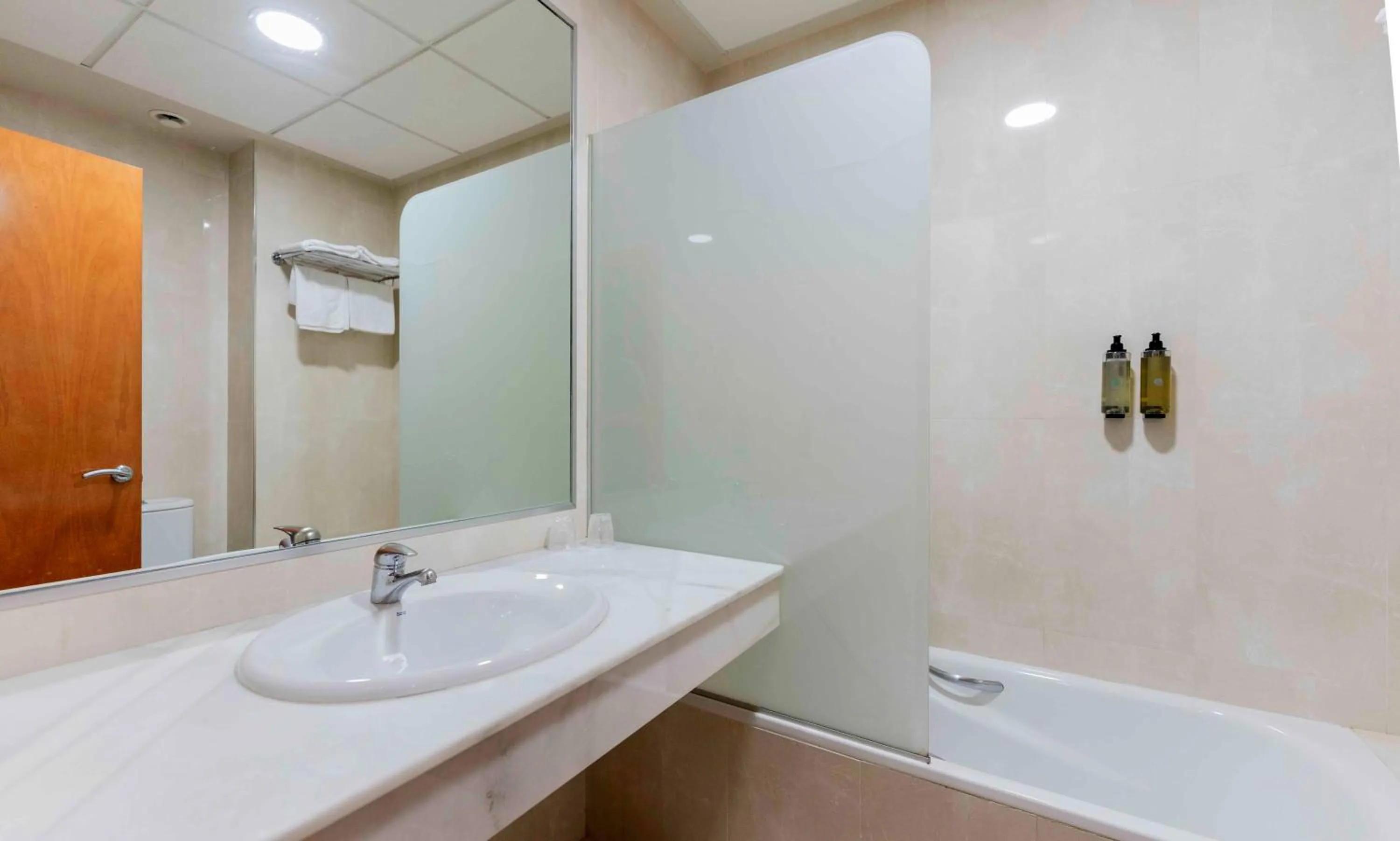 Bathroom in Checkin Camino de Granada