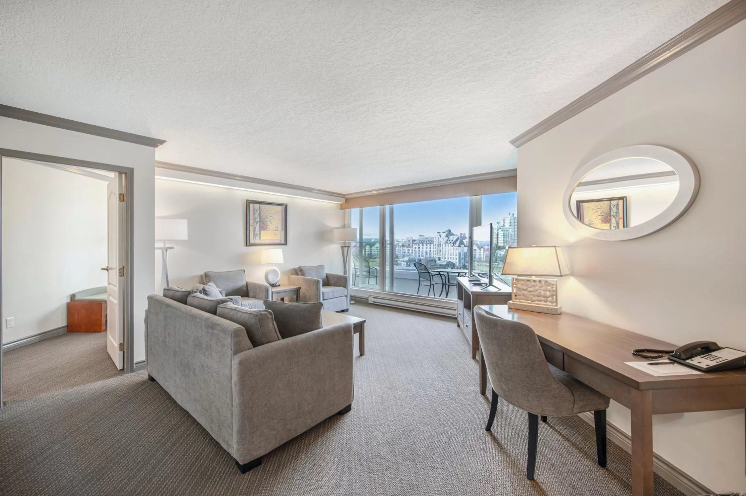 Living room in Victoria Regent Waterfront Hotel & Suites