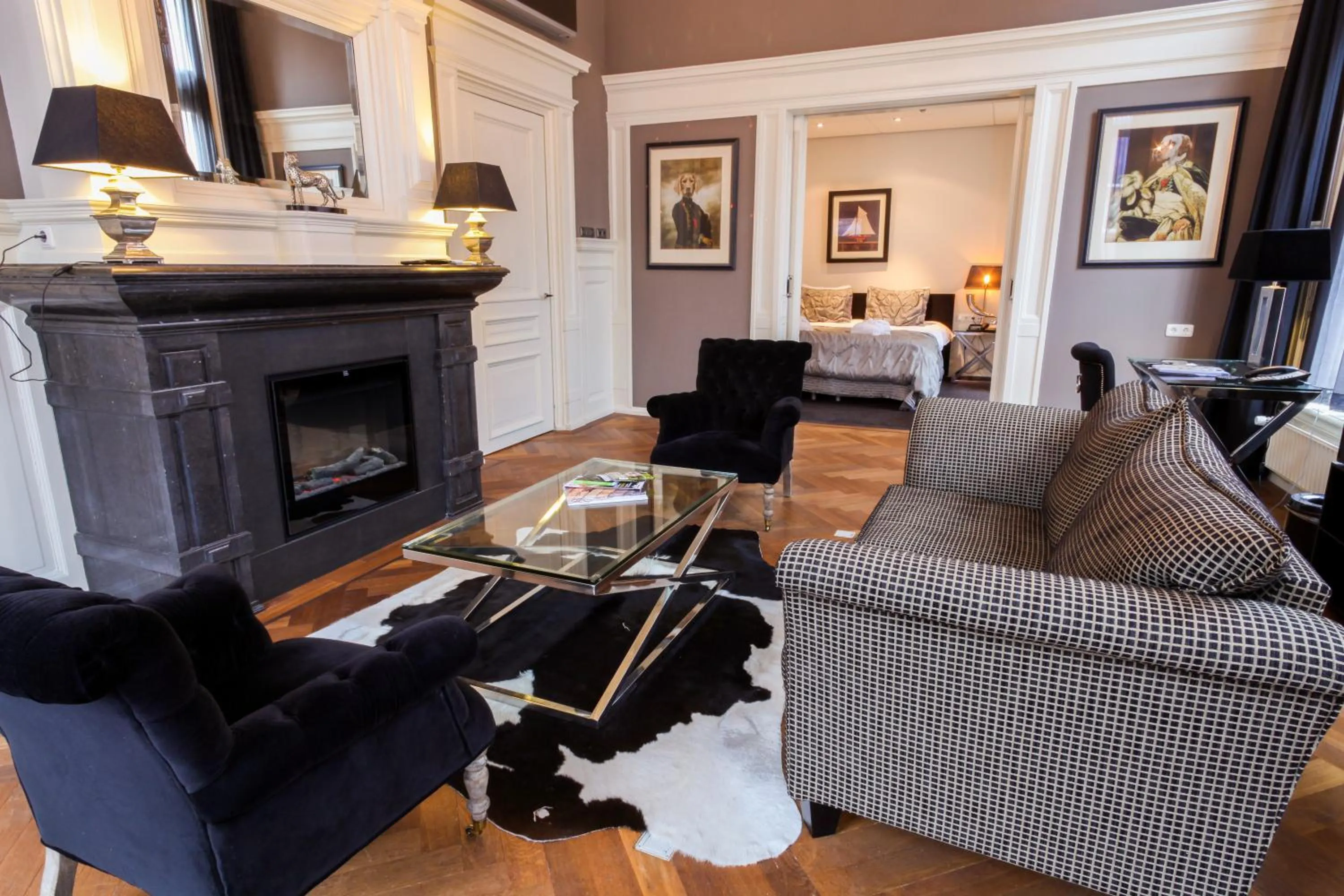 Seating area in Post-Plaza Hotel & Grand Café