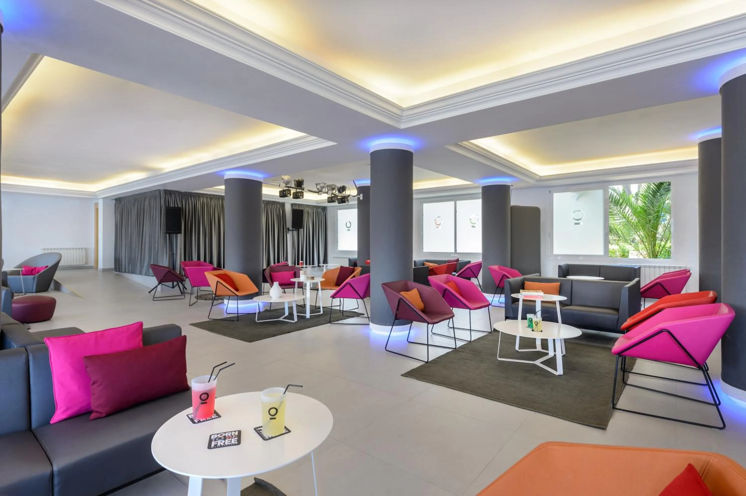 Lounge or bar in Hotel Vibra San Remo