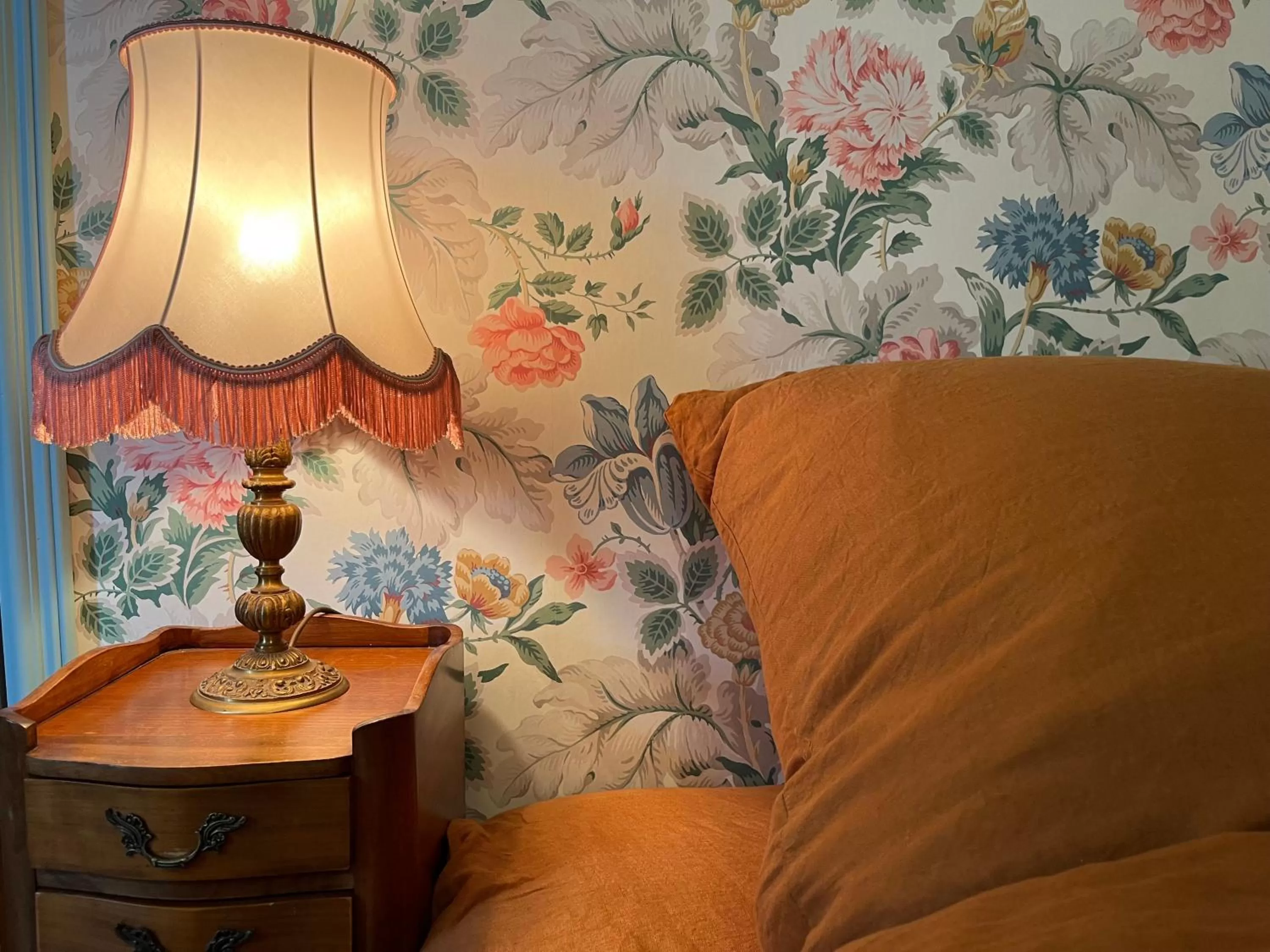 Decorative detail, Bed in Le Clos Chalmon Chambre d'hôte