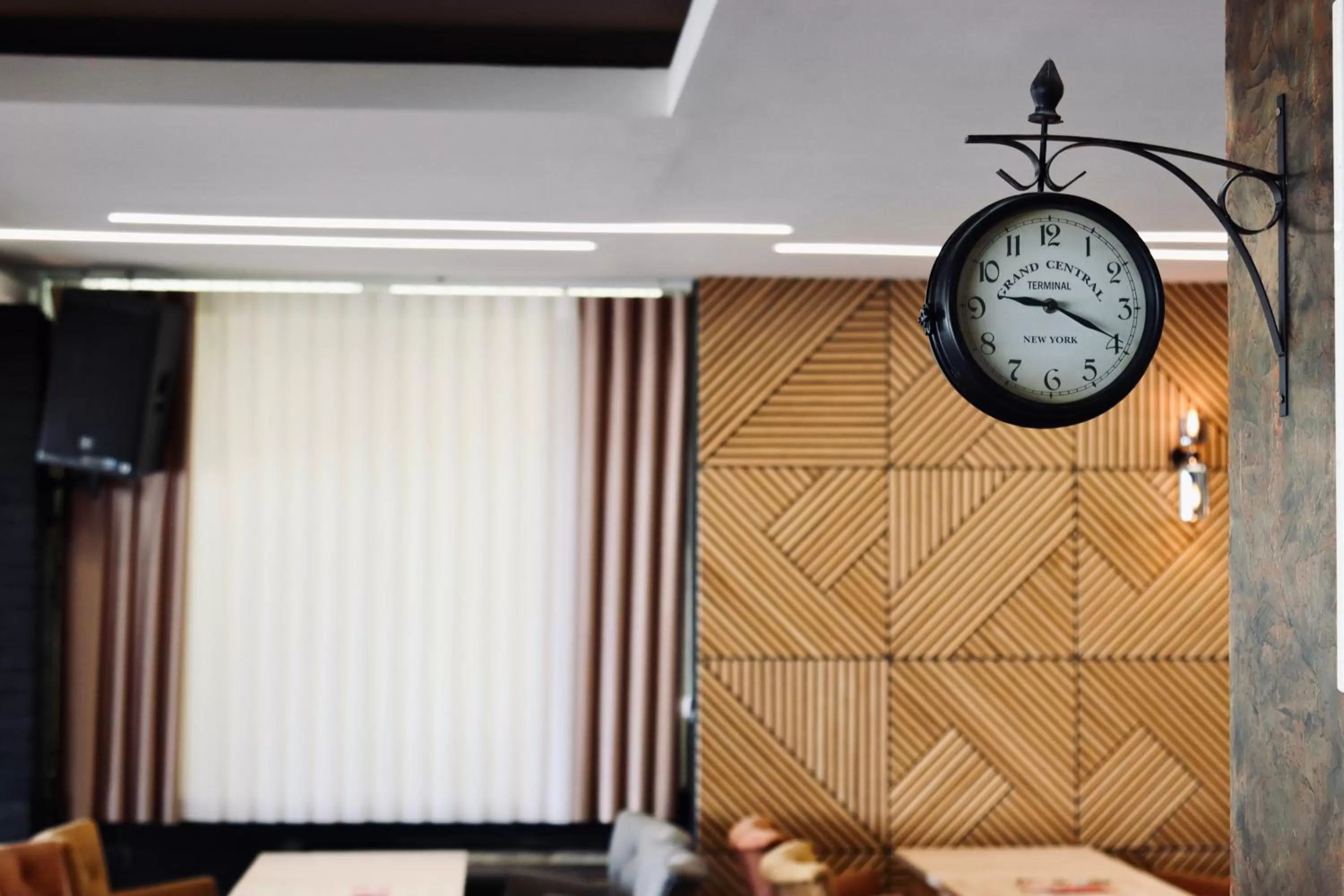 TV/Entertainment Center in Riva