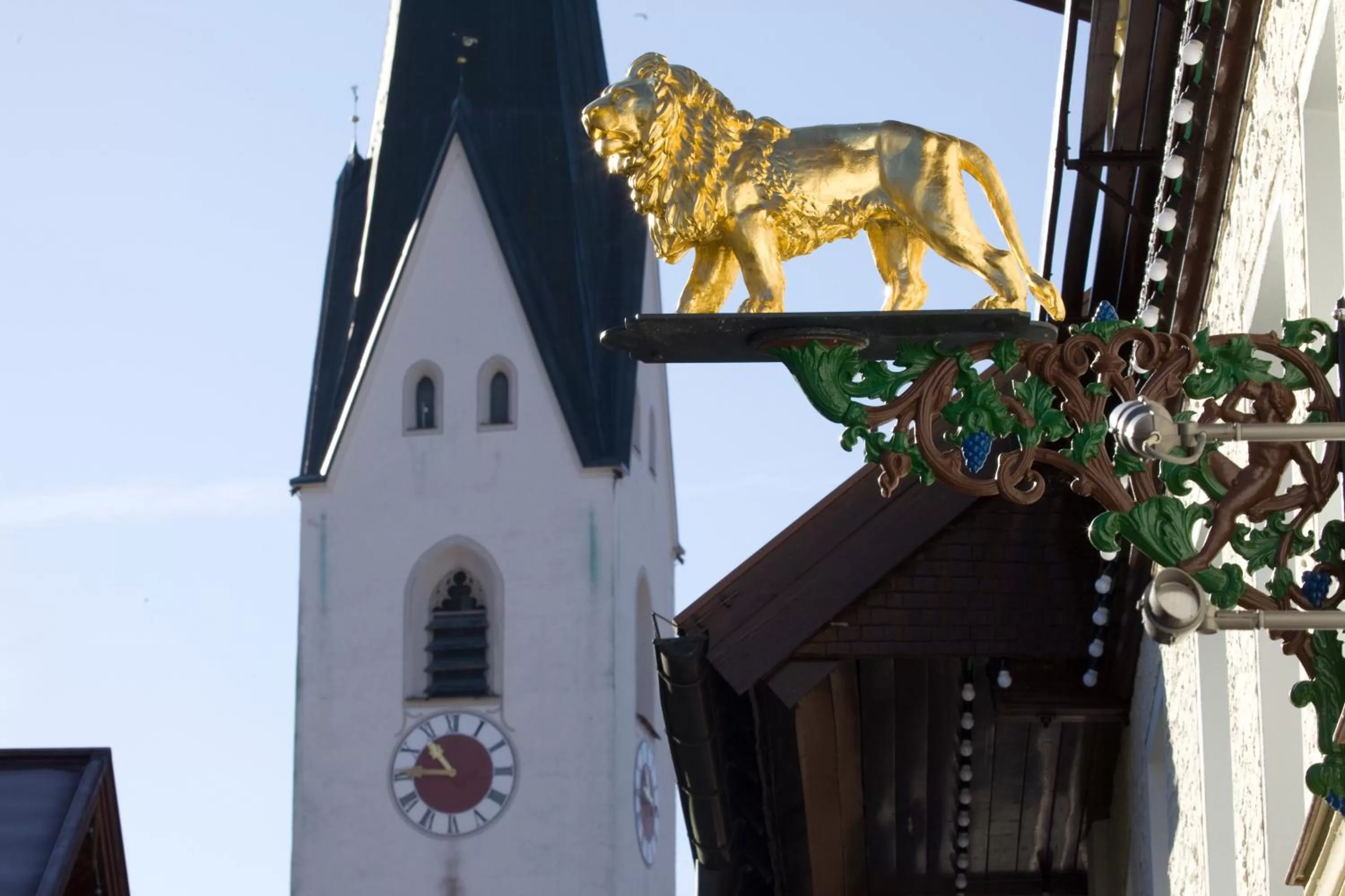 Facade/entrance in Alpin Lifestyle Hotel Löwen & Strauss