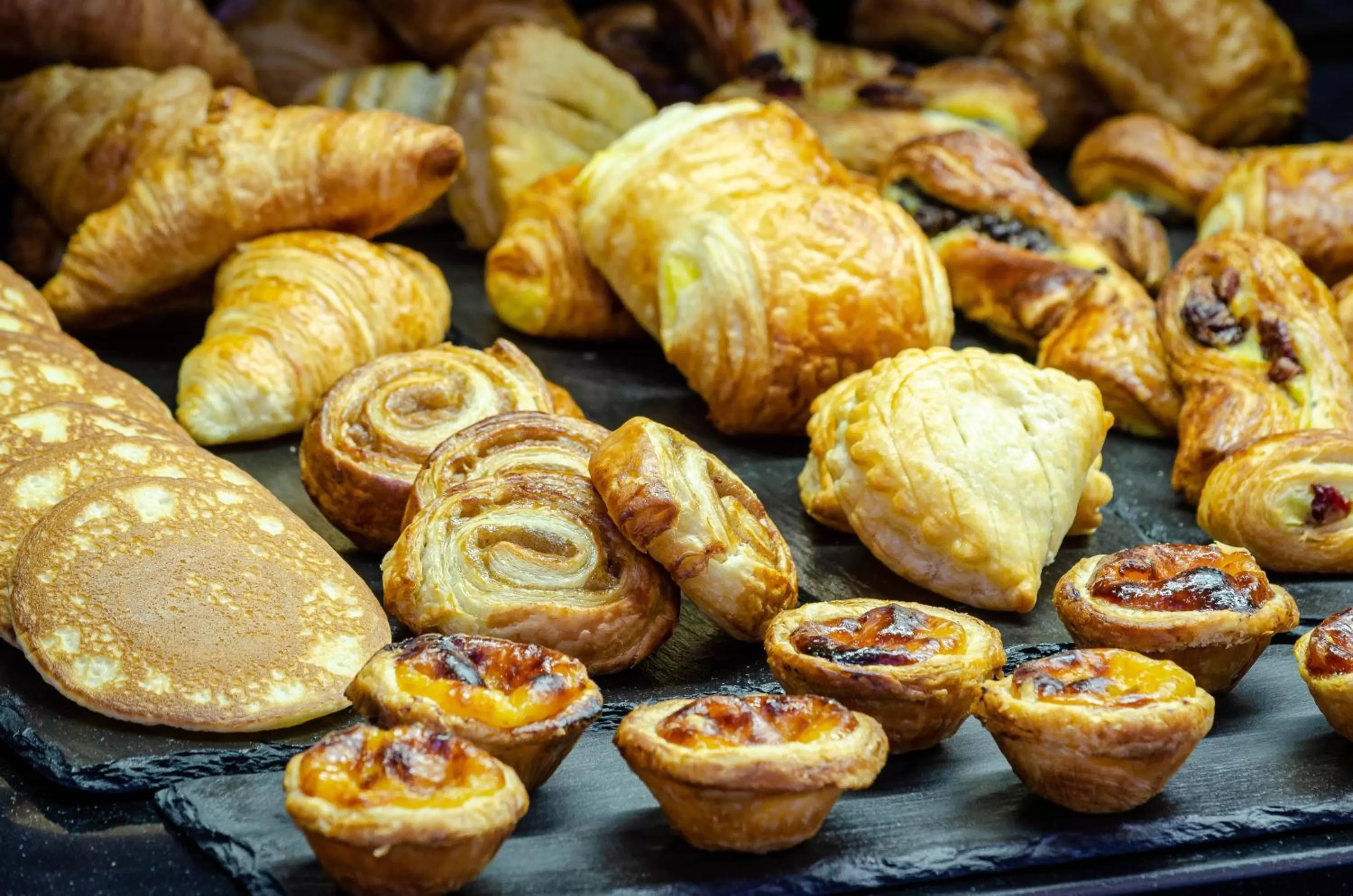 Buffet breakfast in Vincci Liberdade