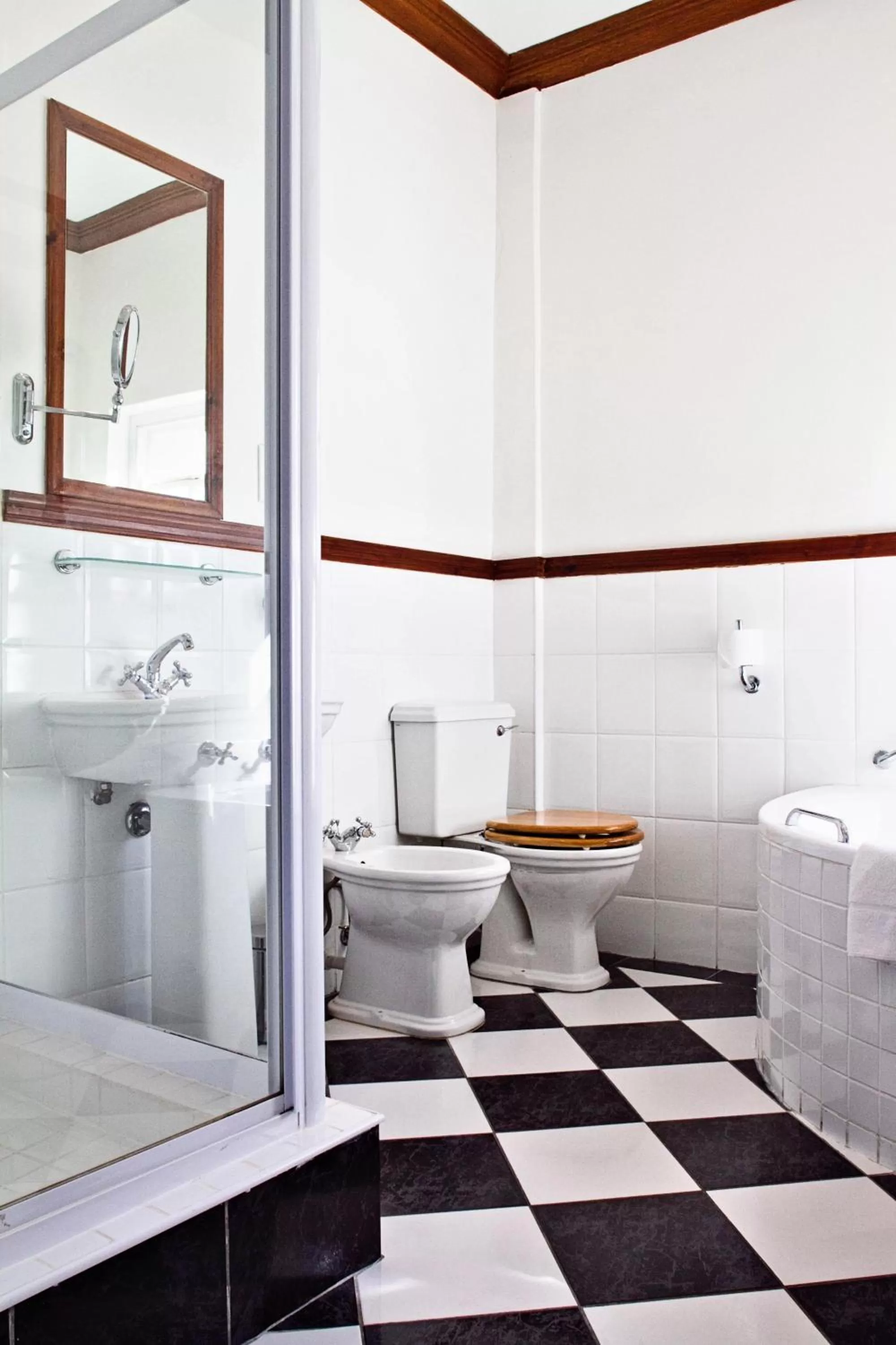 Bathroom in Eendracht Hotel