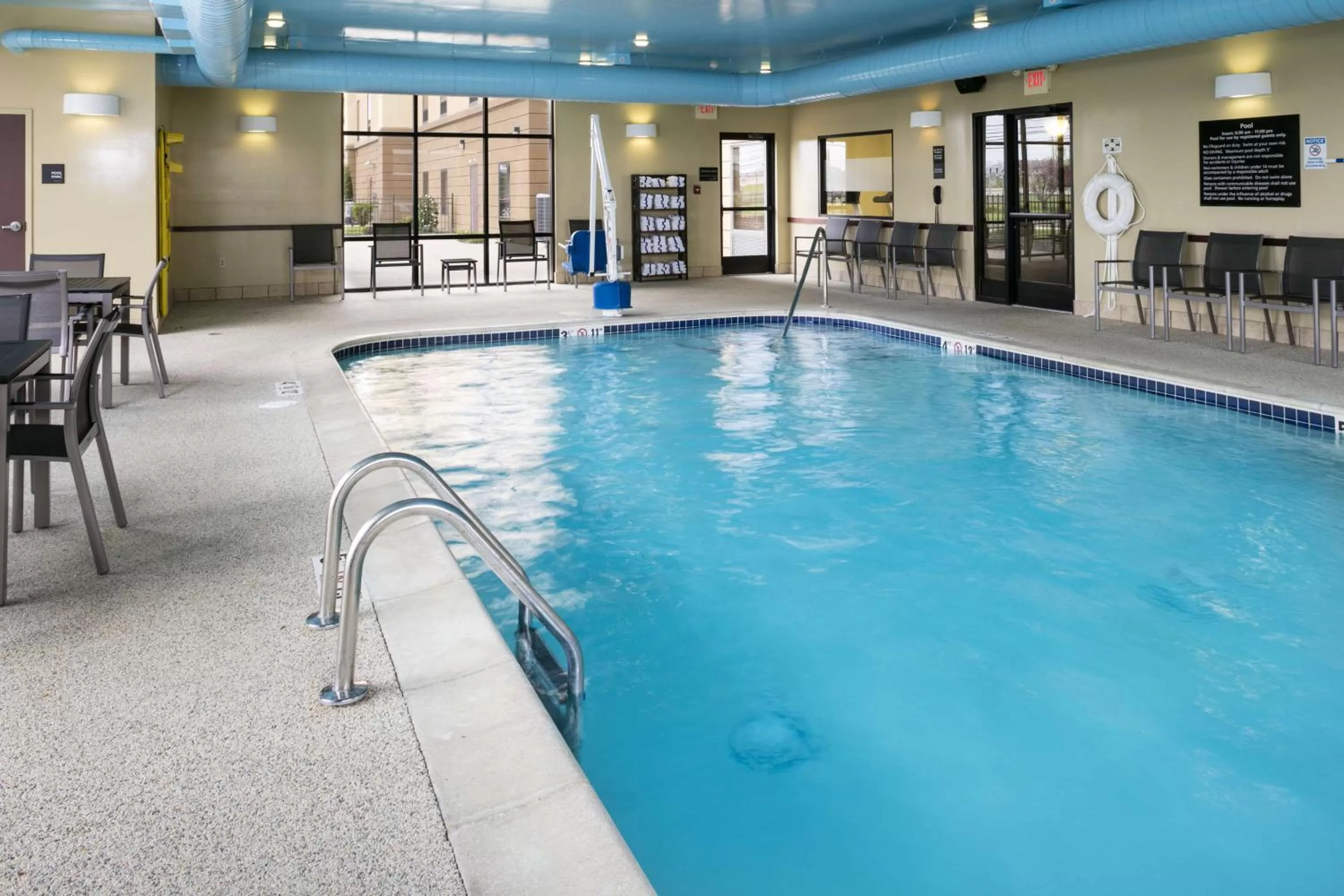 Pool view in Hampton Inn & Suites Toledo-Perrysburg