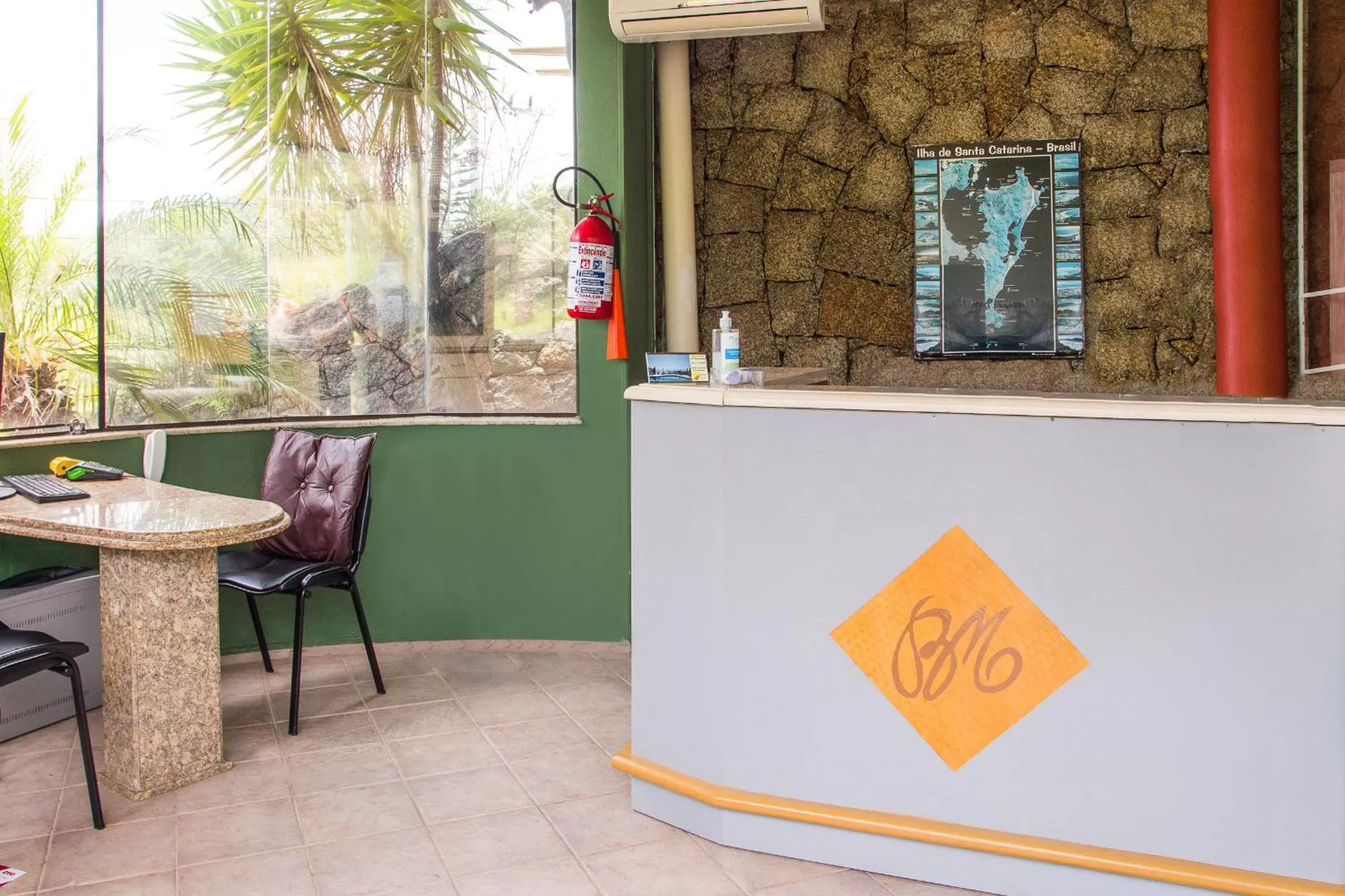 Lobby or reception in Pousada Bangalôs Da Mole - Florianópolis